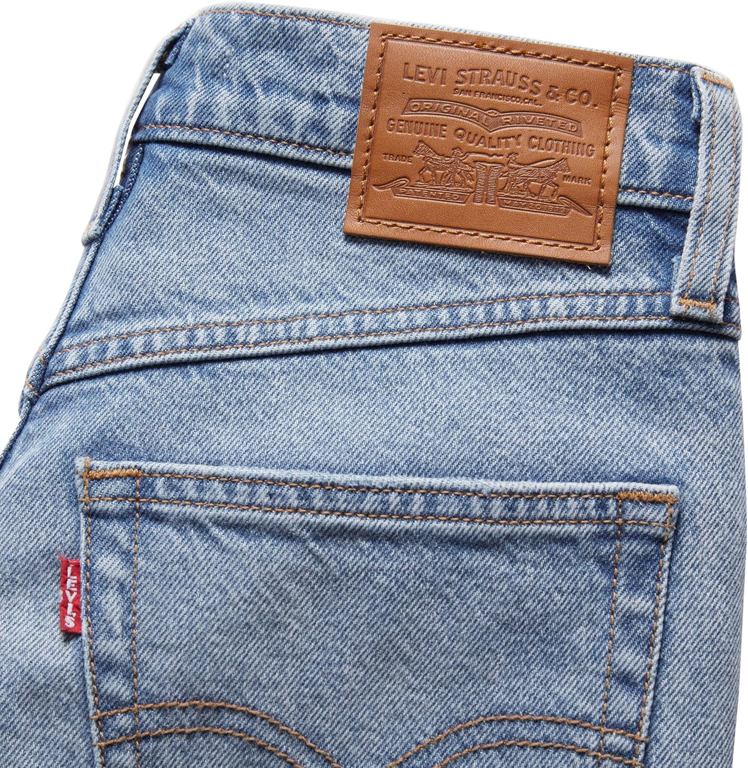 Detalle de Levi's 80s Mom Taper – damskie jeansy Dark Indigo, Worn In