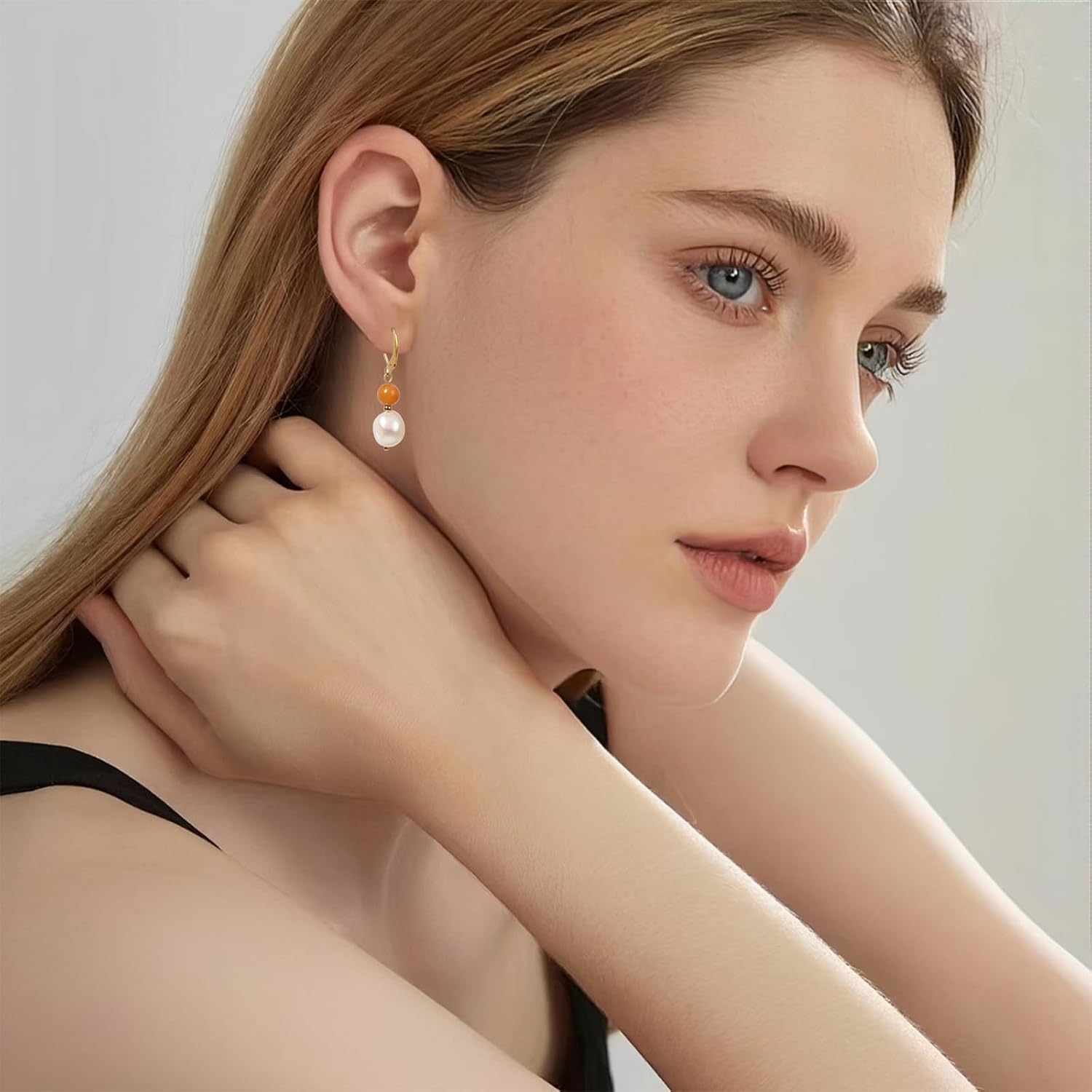 Detalle 2 de TaYolnFaSo Pearl Drop Earrings 18k Gold-Plated