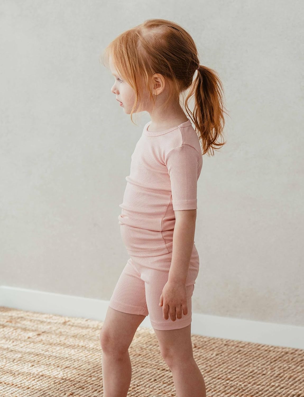 Detalle de AVAUMA Short Pajama Set for Babies and Kids: Comfy, Ribbed Knit, Everyday Sleepwear