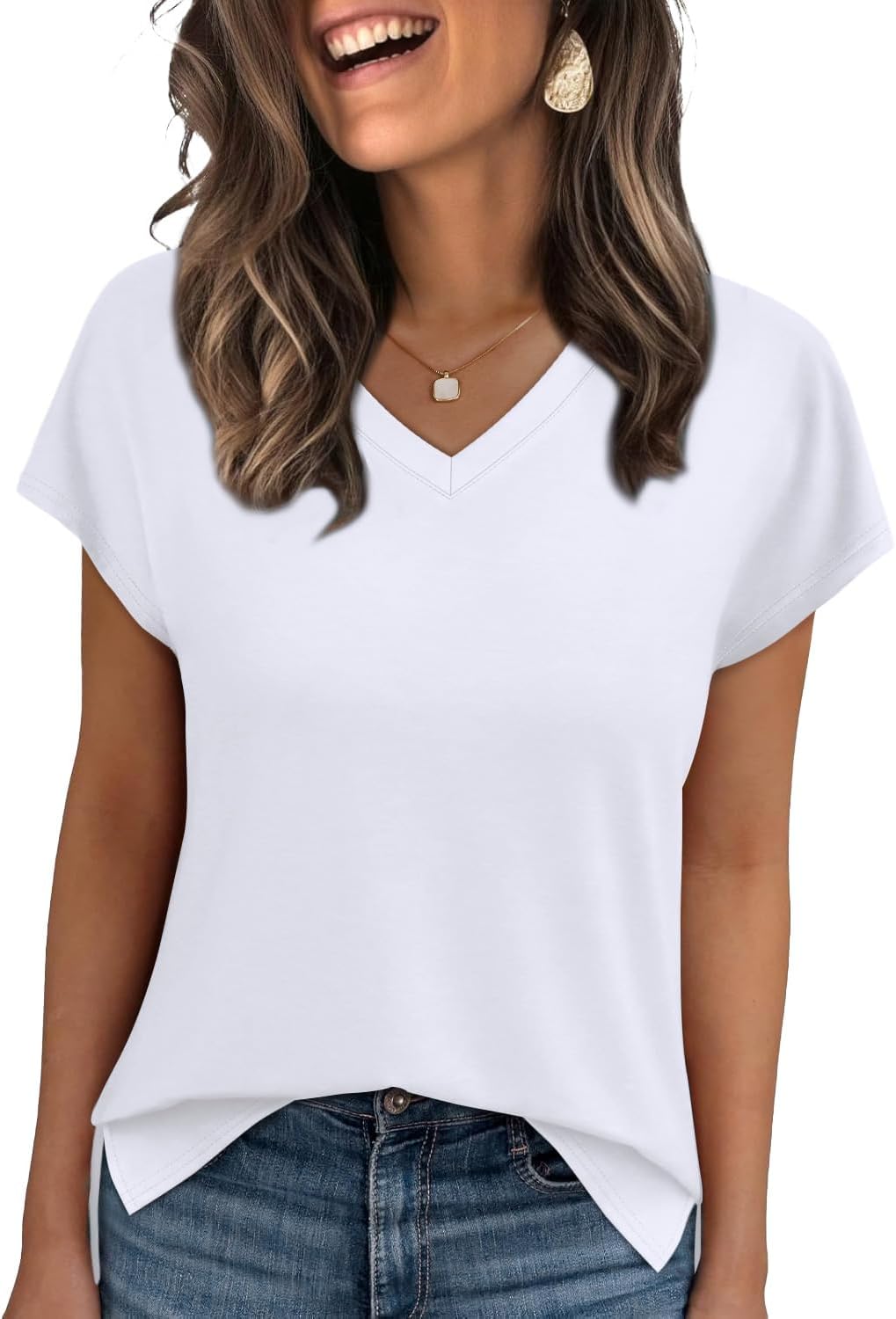 Detalle de WIHOLL Women’s V-Neck Summer Tee: A Versatile Short-Sleeve Top for Everyday Comfort