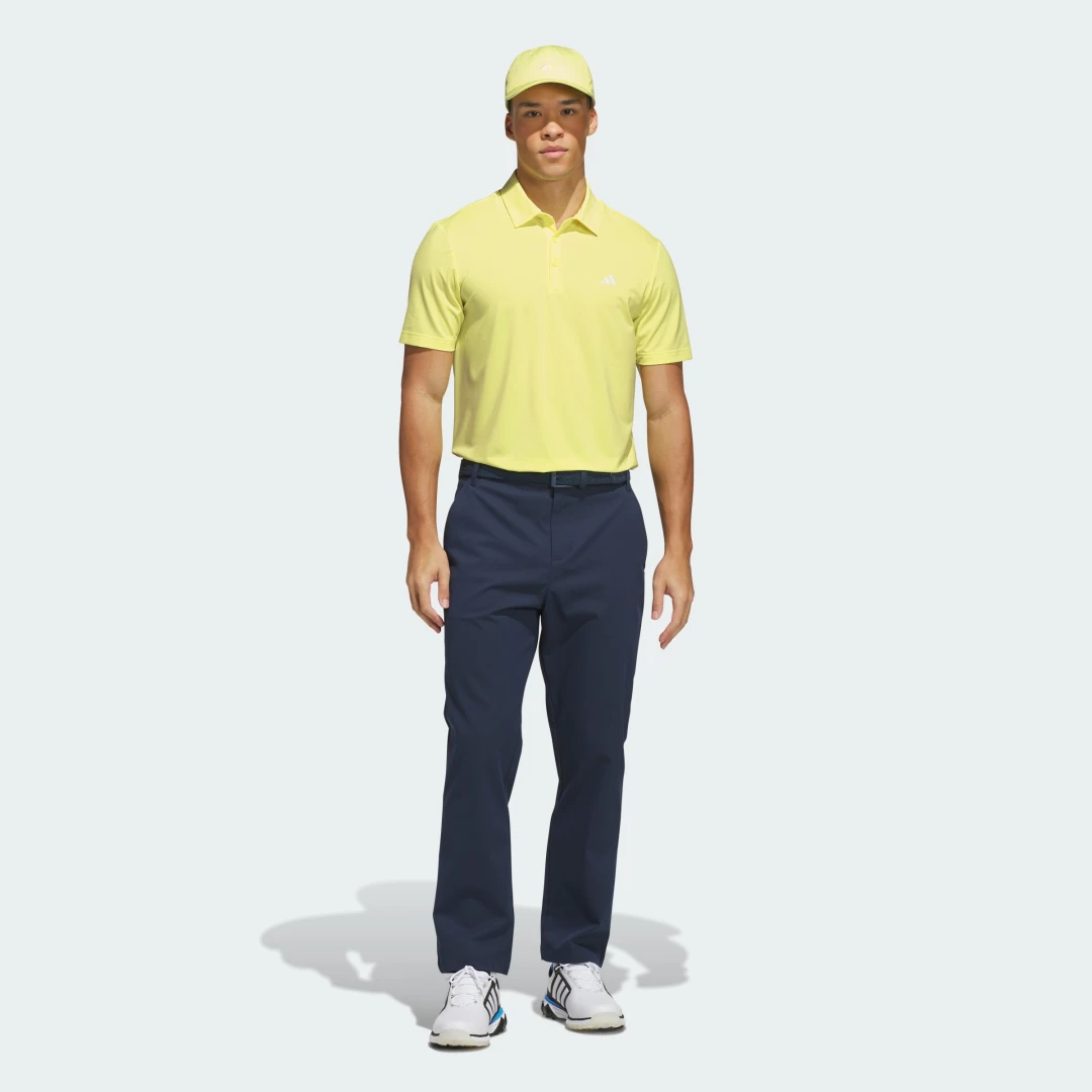 Detalle de Polo Ultimate365 de Adidas en Amarillo – color sólido para uso diario