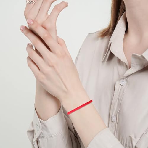 Detalle de DAYANEY Red String Bracelet: Adjustable Kabbalah Rakhi Gift for Women