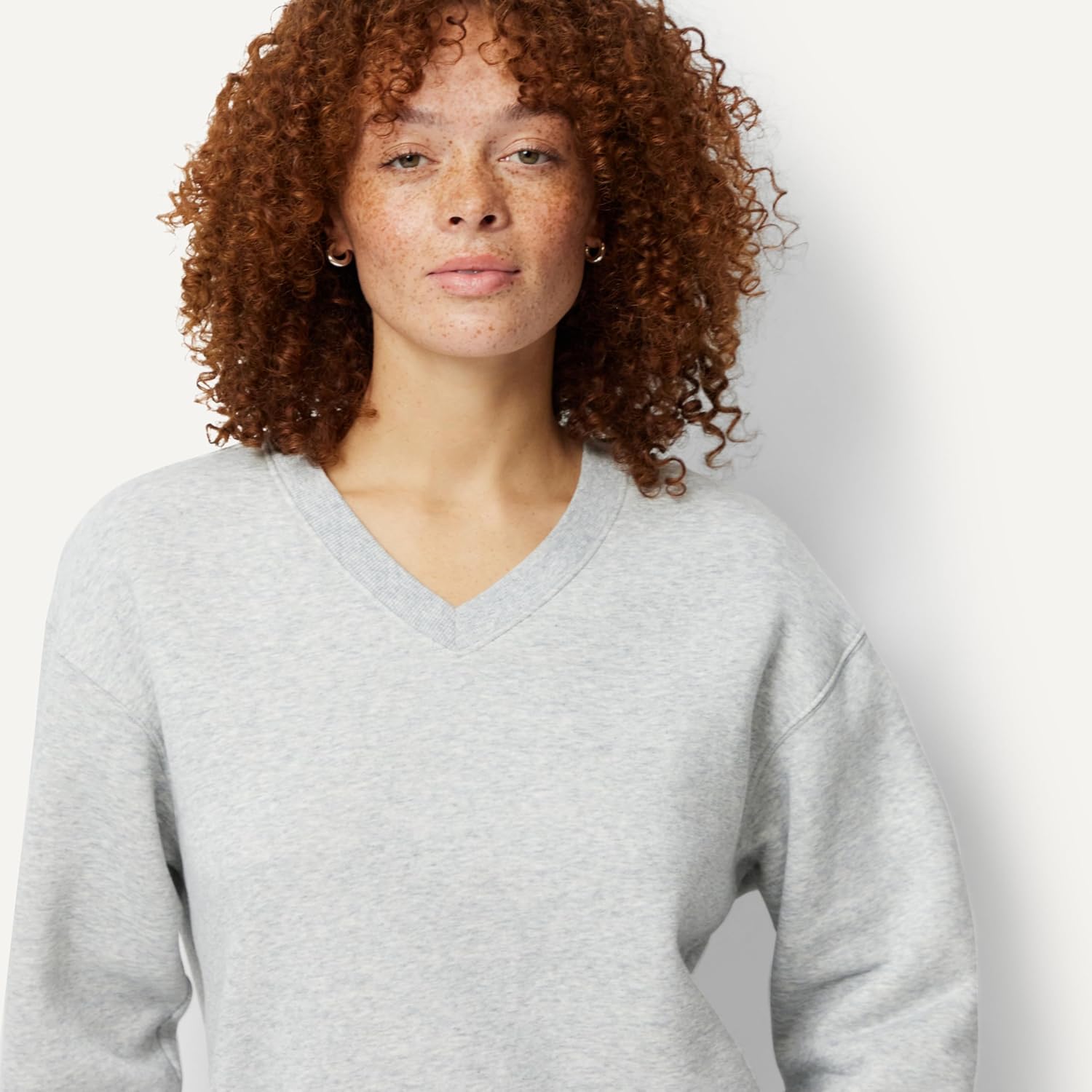 Detalle de Amazon Essentials Femme Pull Oversize en Polaire à col en V