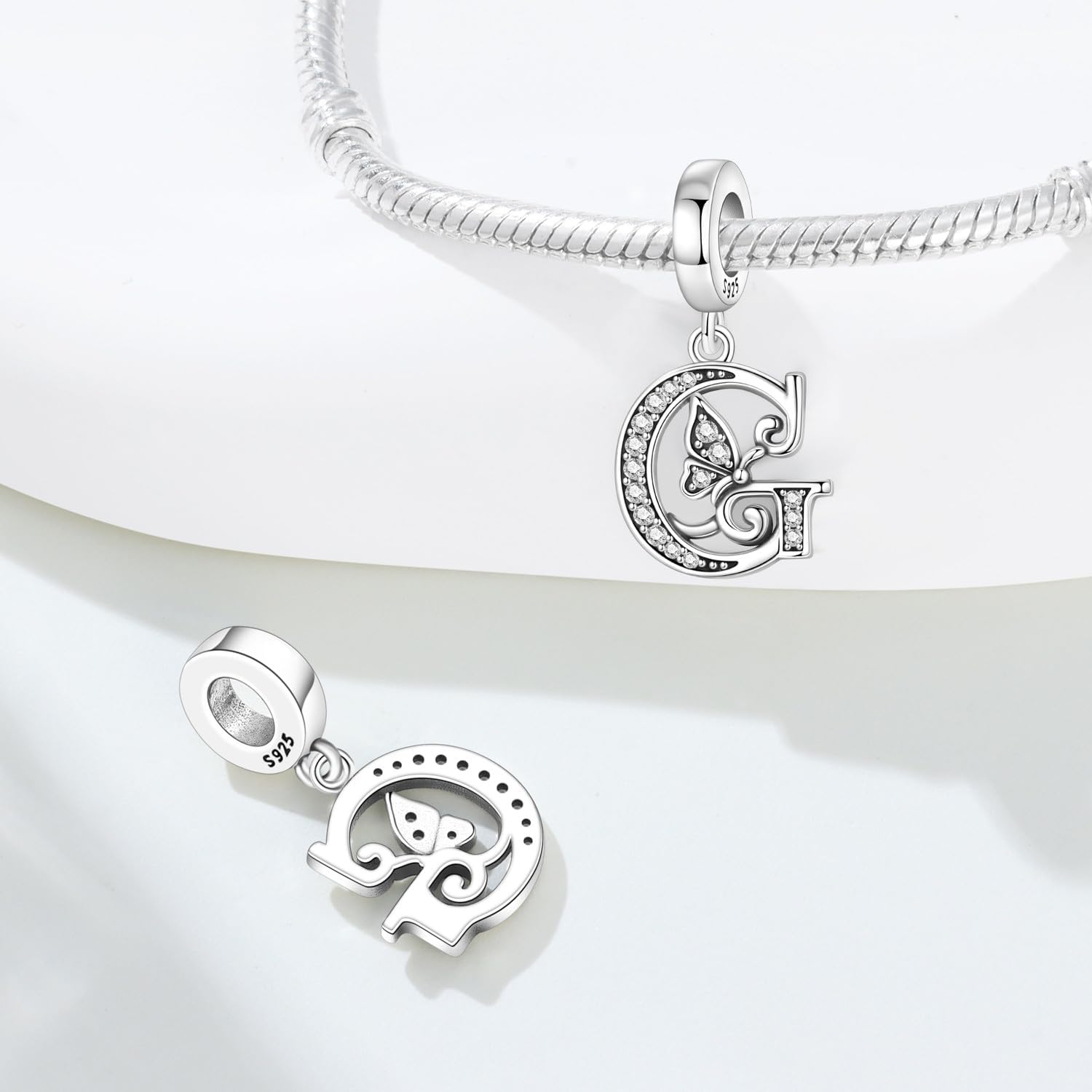 Detalle de CYCUFF Ciondolo a forma di lettera A farfalla in argento 925 per braccialetti e collane