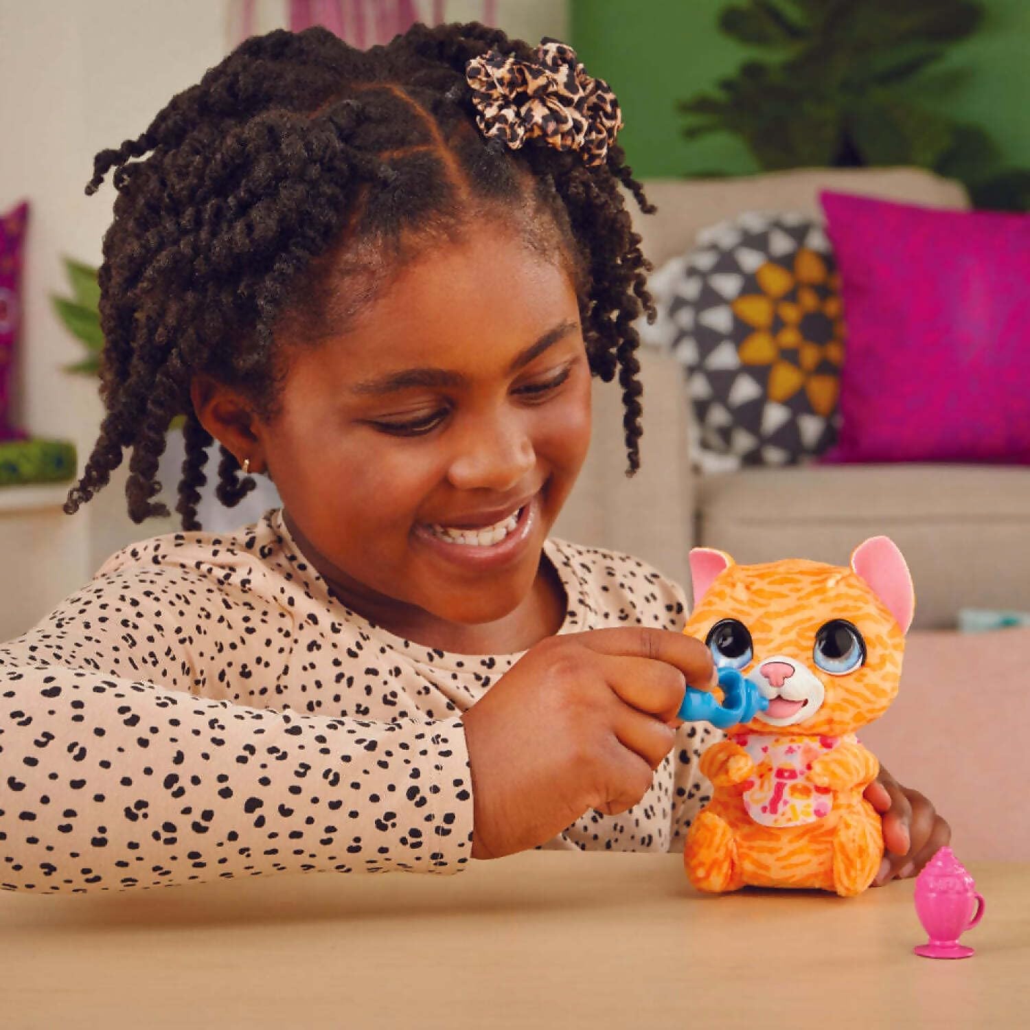 Detalle 2 de FurReal Newborns - Gattina, peluche animatronico interattivo per bambini 4+