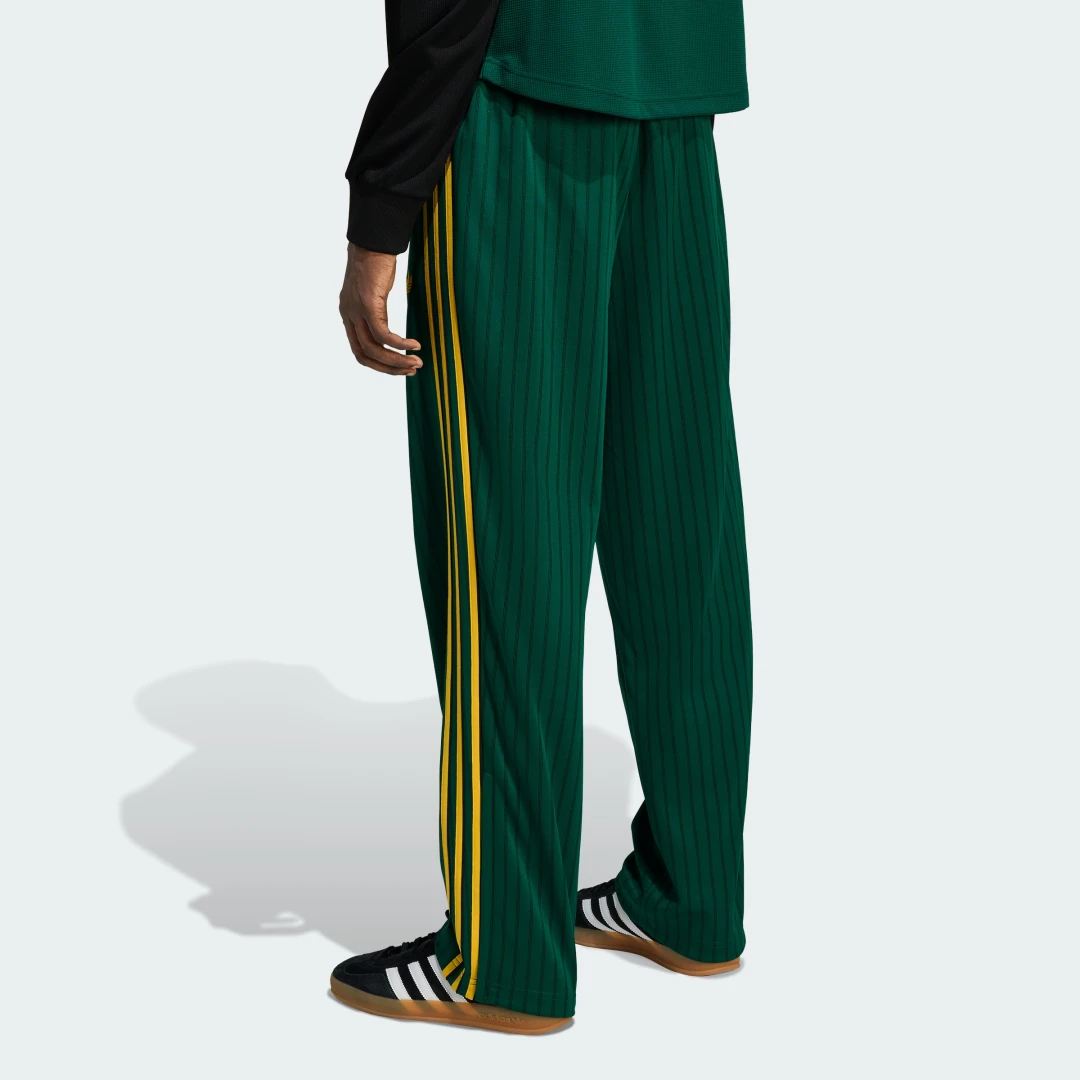 Detalle 2 de Pantalón Firebird Loose Pinstripes de Adidas — verde