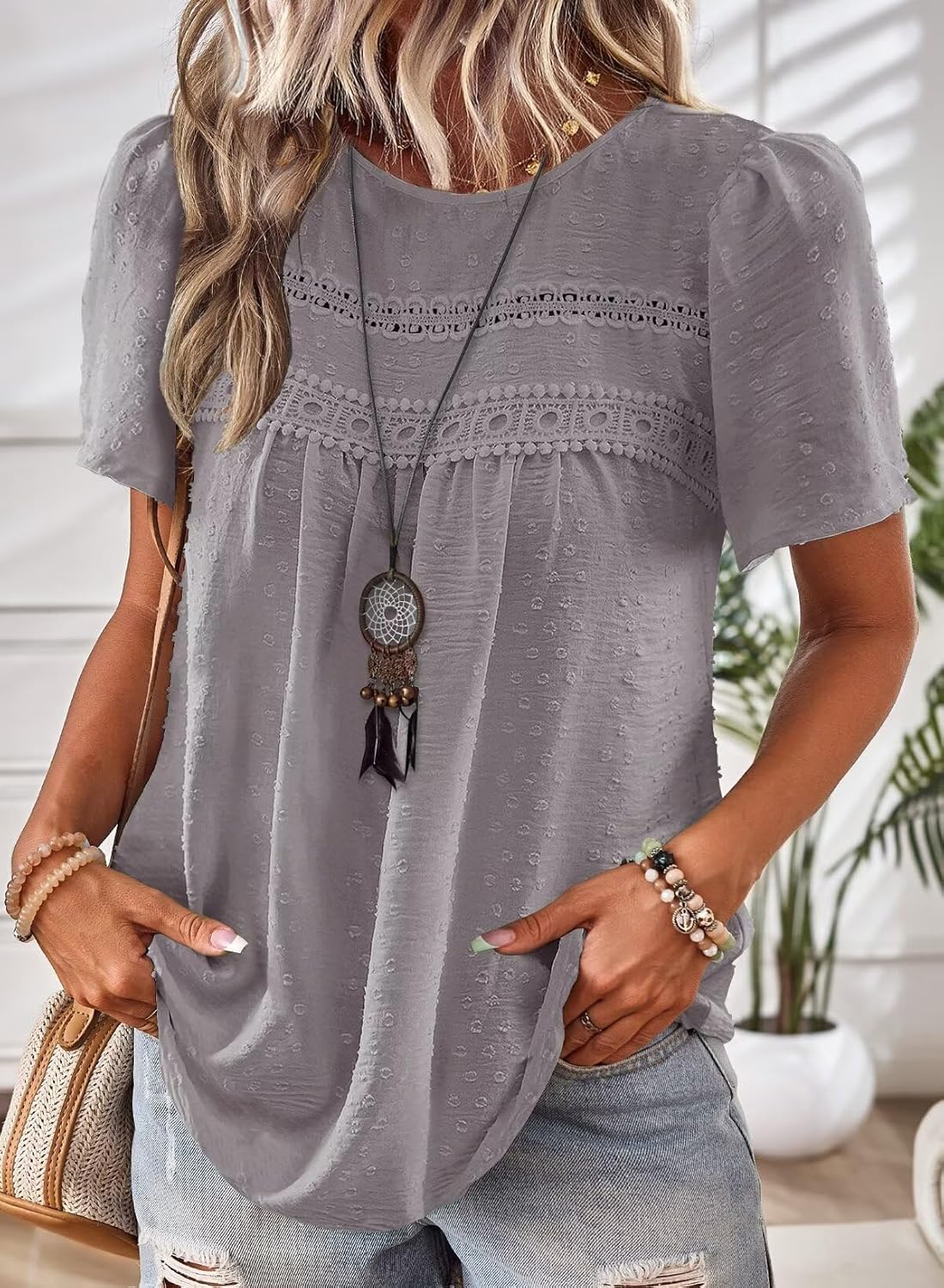 Detalle de Falechay Women’s Summer Crewneck Short-Sleeve Crochet Lace Blouse (Flowy Boho Top)