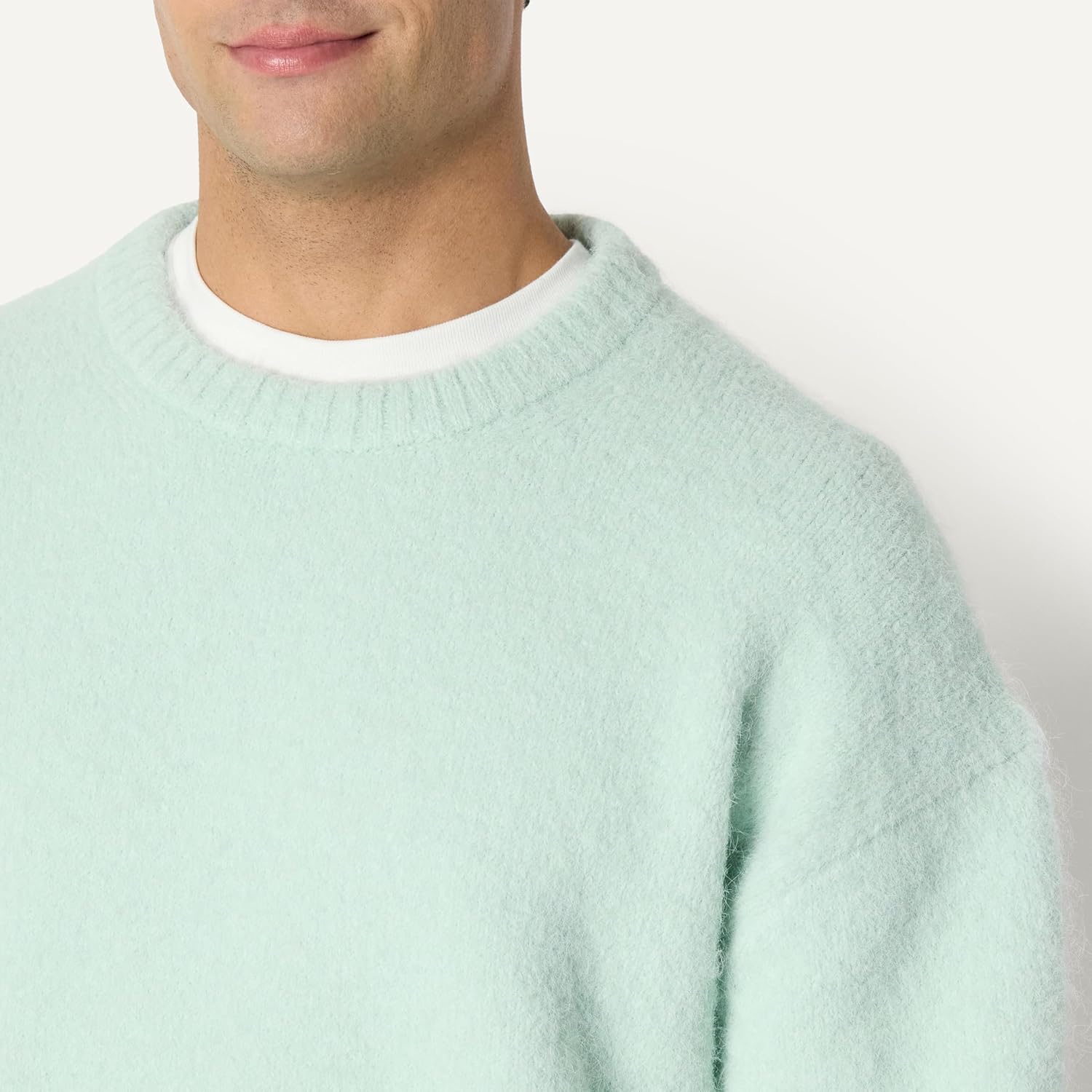 Thumbnail 4 de Amazon Essentials Herren Relaxed-Fit-Pullover mit Rundhalsausschnitt aus Mohairimitat