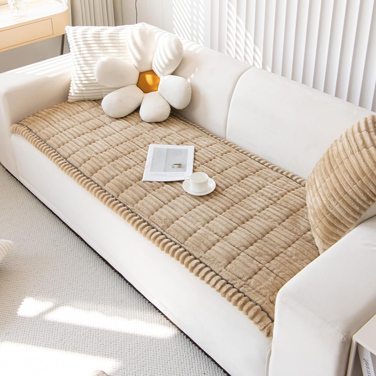 Detalle 2 de Mitid Fuzzy Sofa Cover for Pets ๐