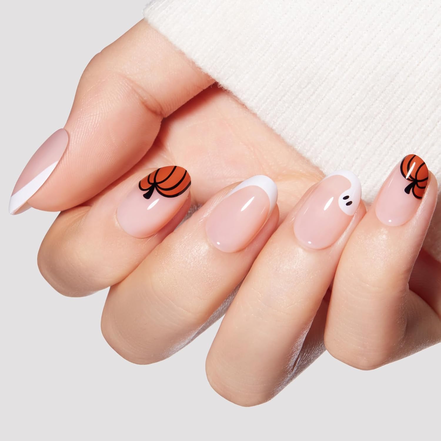 Detalle de Modelones Press-On Nails, 32-Piece Kit