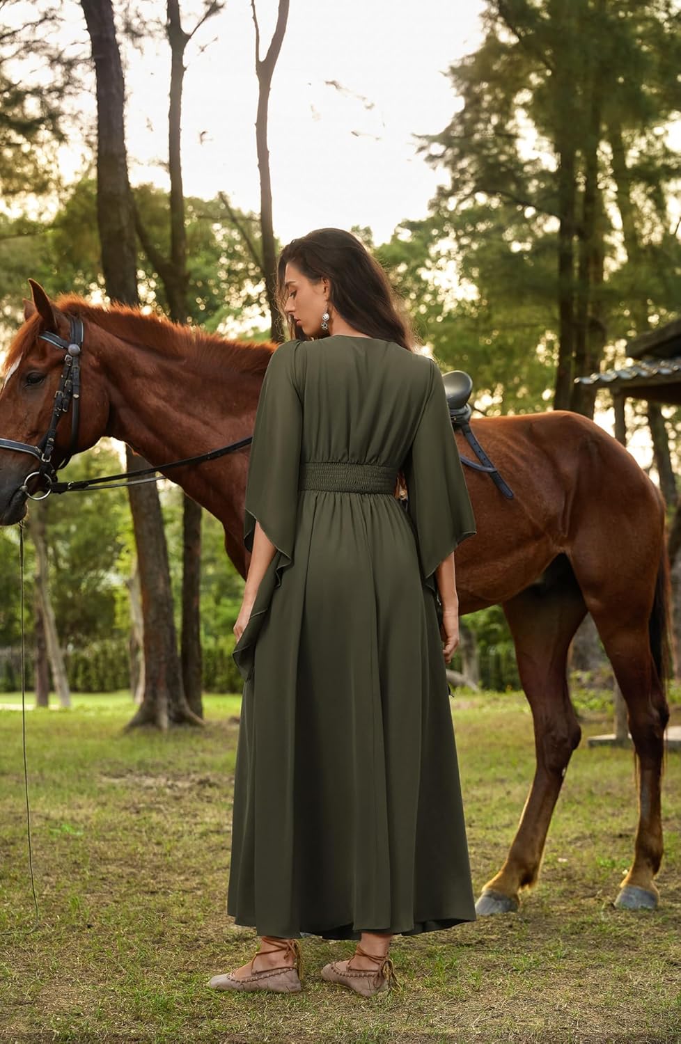 Thumbnail 4 de SCARLET DARKNESS Damen Renaissance Kleid mit V-Ausschnitt, 3/4-Ärmeln und Knopflöchern vorne