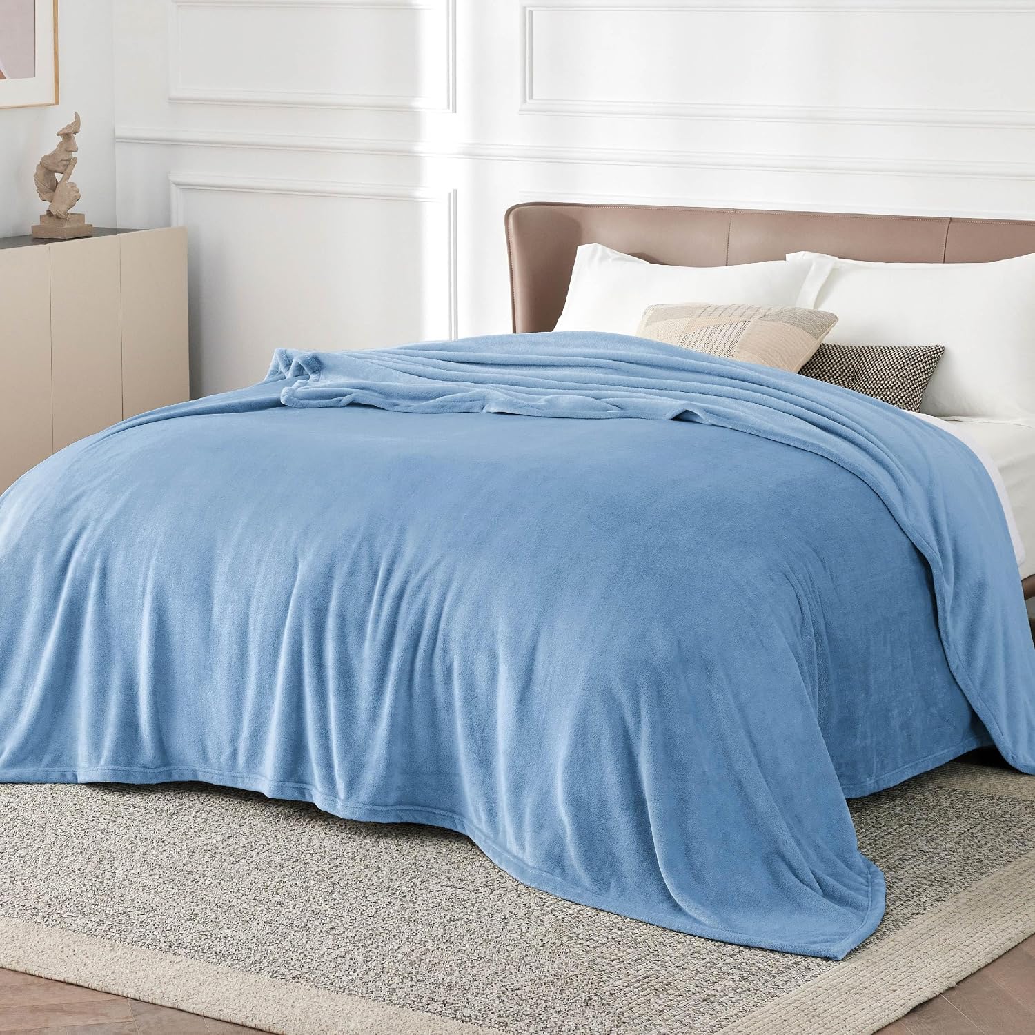 Detalle 2 de Bedsure Queen Flannel Fleece Blanket, Washed Blue, 90 x 90 Inches