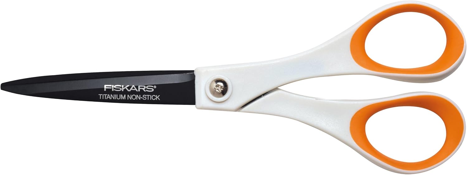 Detalle de Fiskars 1004720 universalsax med non-stick-beläggning, titanbelagda blad, 18 cm