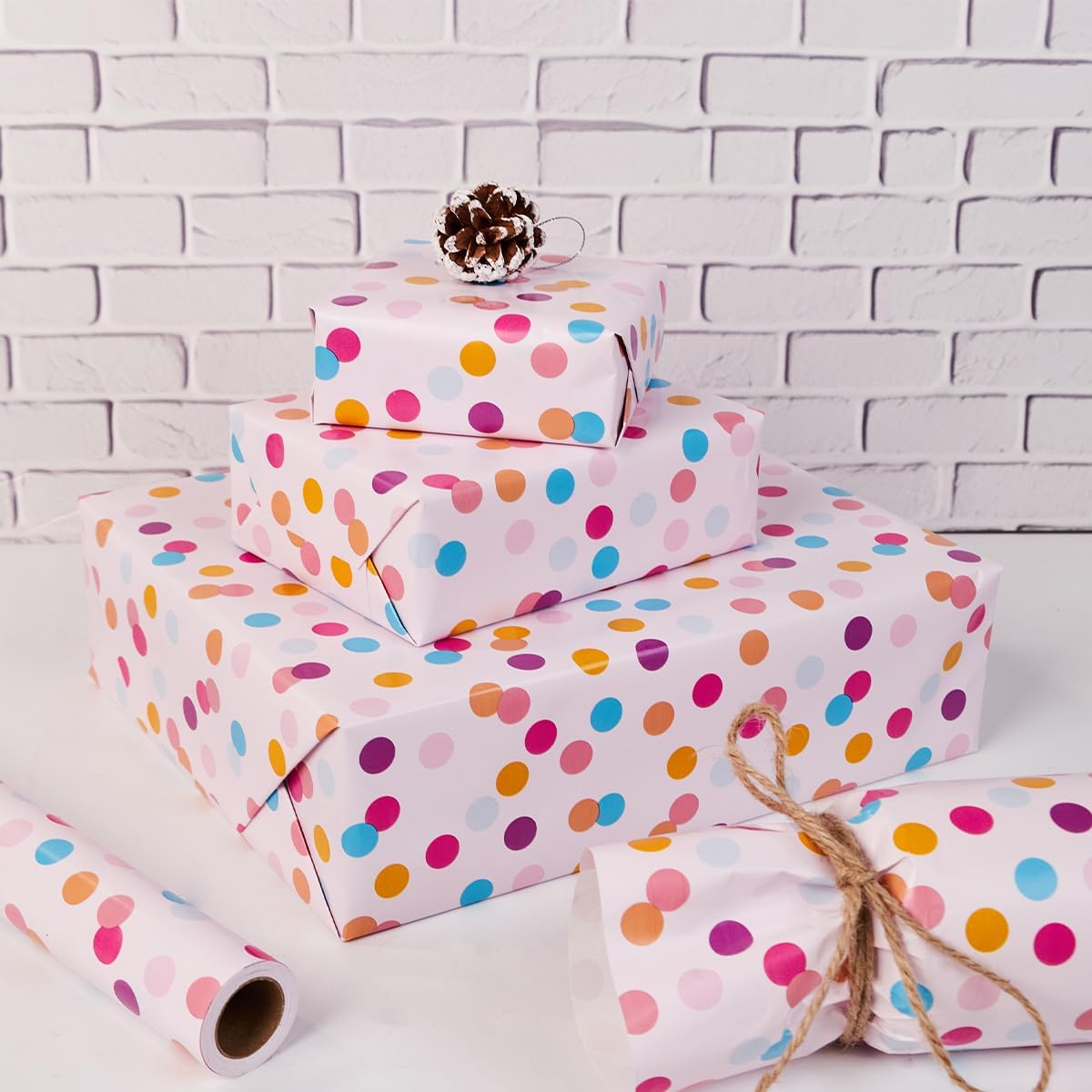 Detalle de Birthday Gift Wrapping Paper Roll – 43cm x 10m Colourful Dots