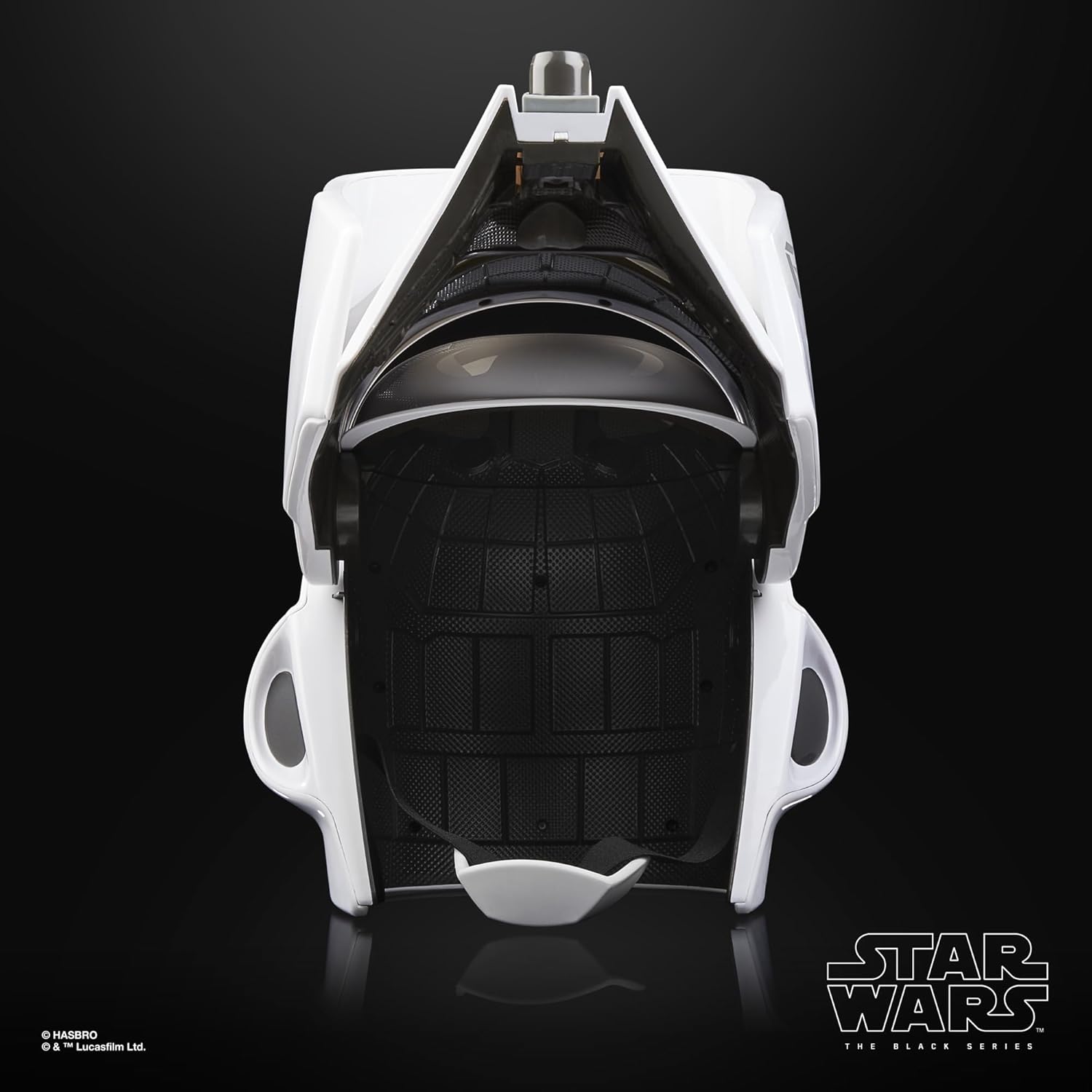 Thumbnail 6 de STAR WARS The Black Series Scout Trooper Helmet — Premium Electronic Voice Distortion (Return of the Jedi)