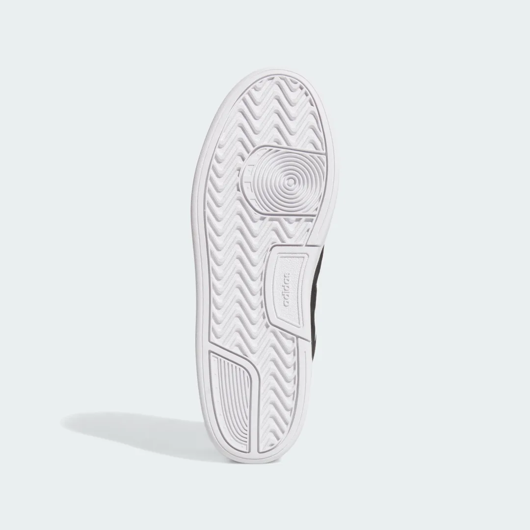 Detalle de Zapatillas Turnaround de Adidas: versatilidad en color negro para el día a día
