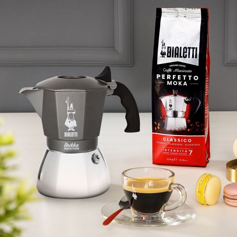 Detalle de Bialetti Brikka Induction Cafetera Italiana 4 Tazas Negro/Acero inoxidable