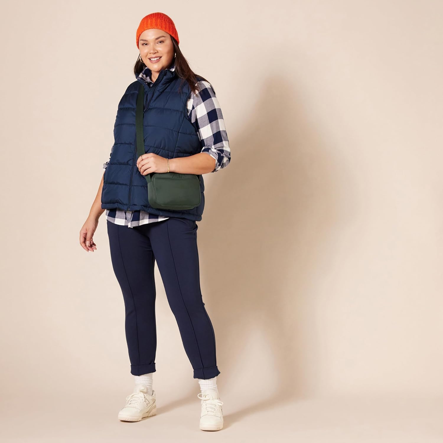 Thumbnail 6 de Amazon Essentials Women's Mid-Weight Zip Puffer Gilet