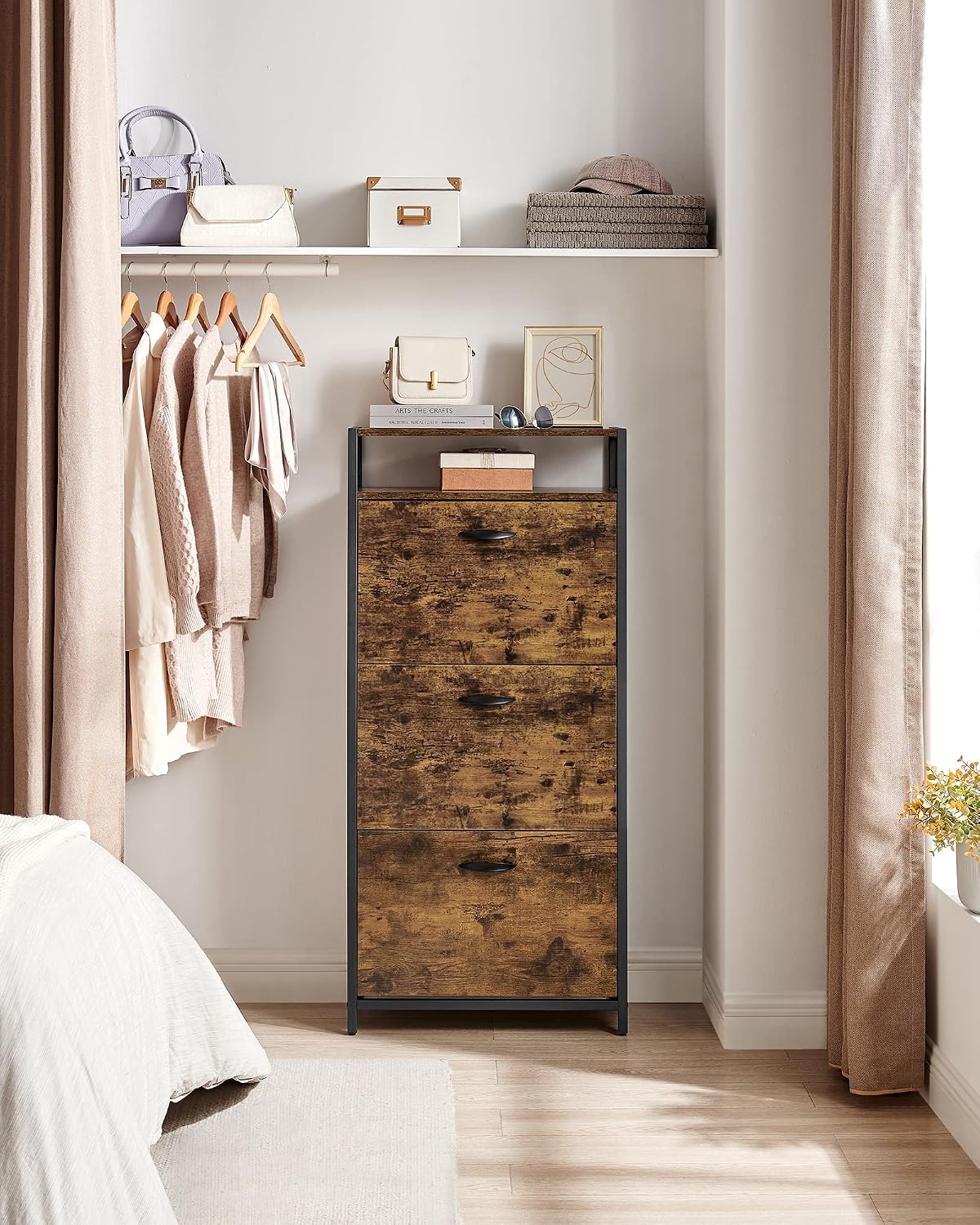Detalle 2 de VASAGLE BARNET LBS101B01 Shoe Cabinet, 3 Flip Doors, Rustic Brown