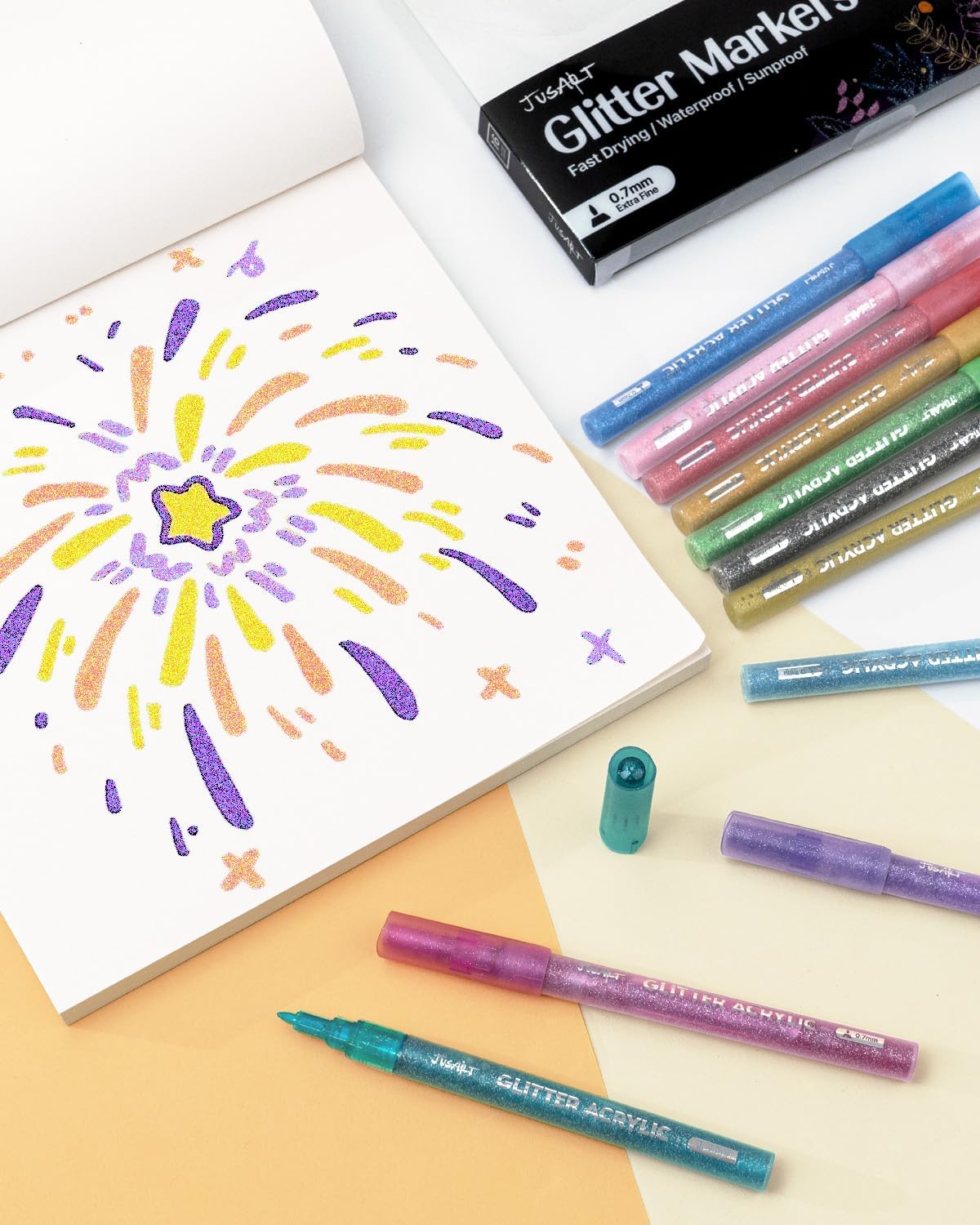 Detalle de JusArt 16-Colour Acrylic Glitter Markers (0.7mm Fine Tip) – Metallic Shimmer Pens for DIY, Cards & Scrapbooking