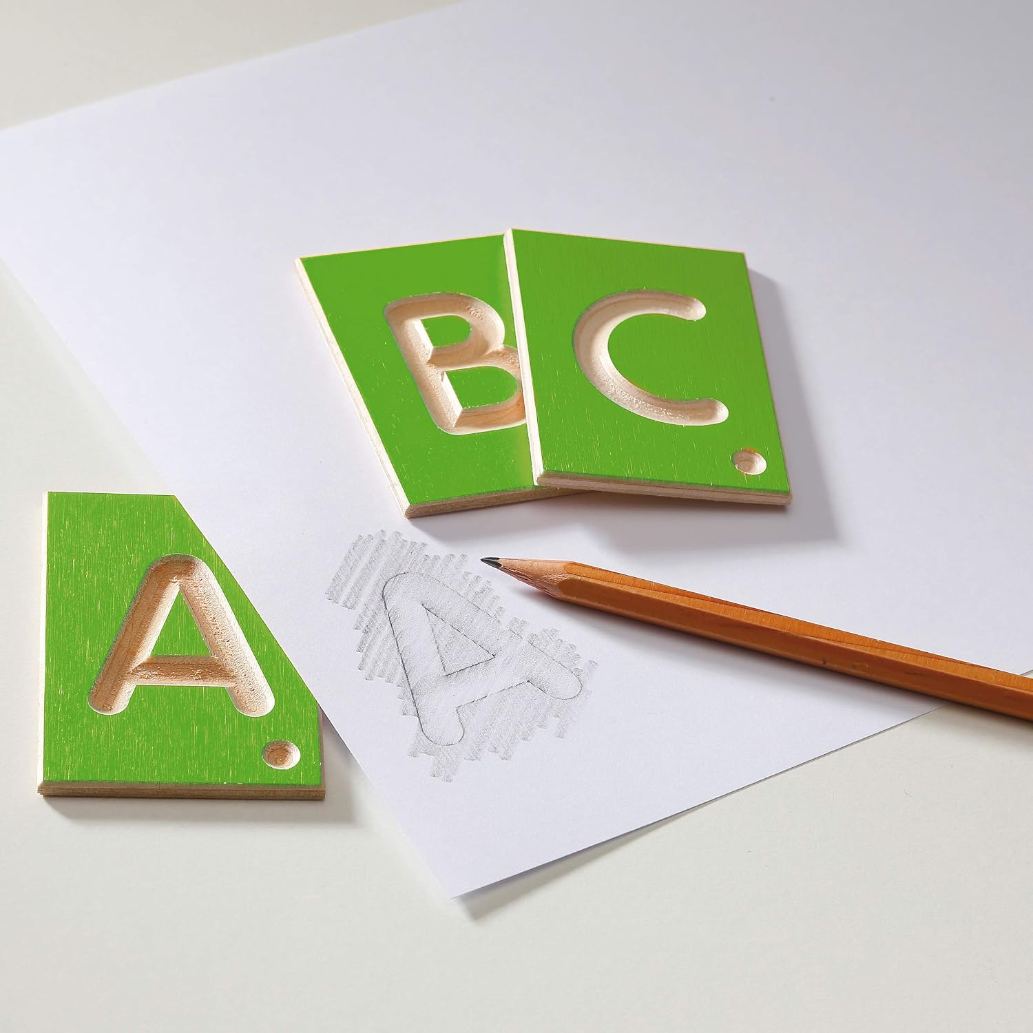 Detalle 2 de Erzi FUNLAB Gioco educativo Lettere maiuscole in compensato di betulla