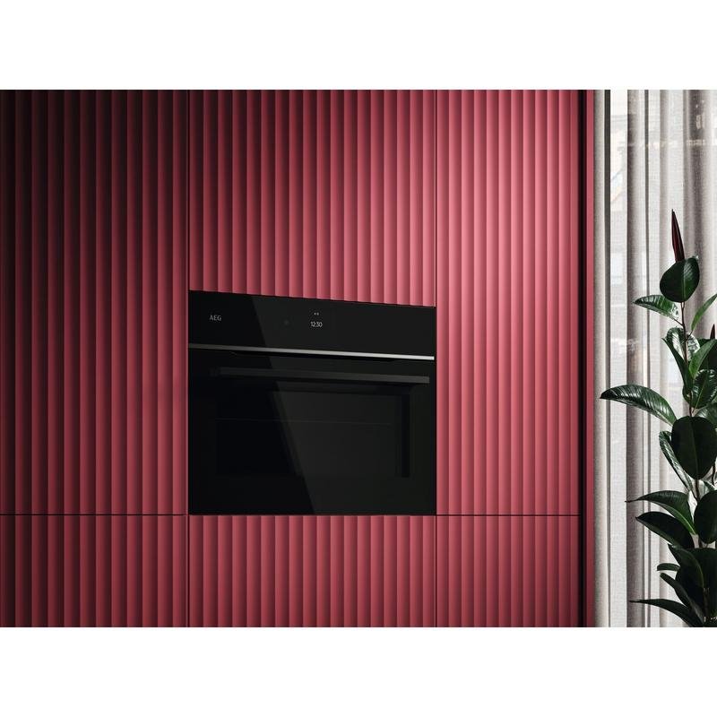 Detalle 2 de AEG TA7PK721B Horno 45 L vapor