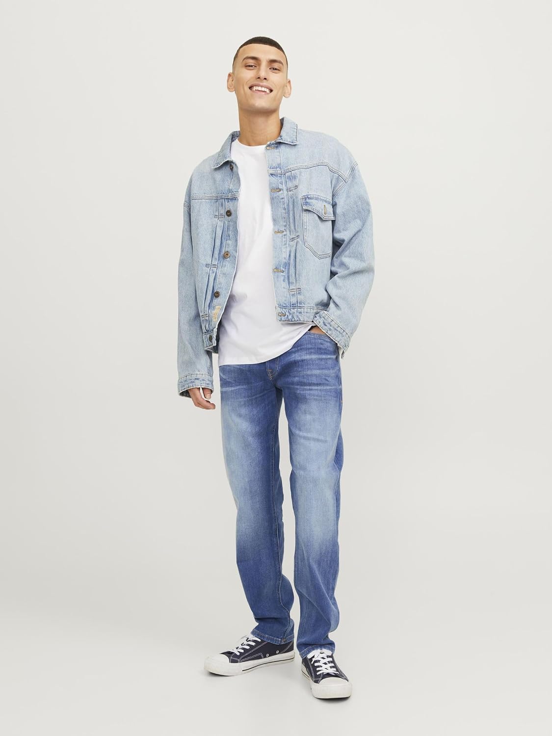 Detalle de JACK & JONES Men's Jeans: Classic Five-Pocket Denim with Added Stretch