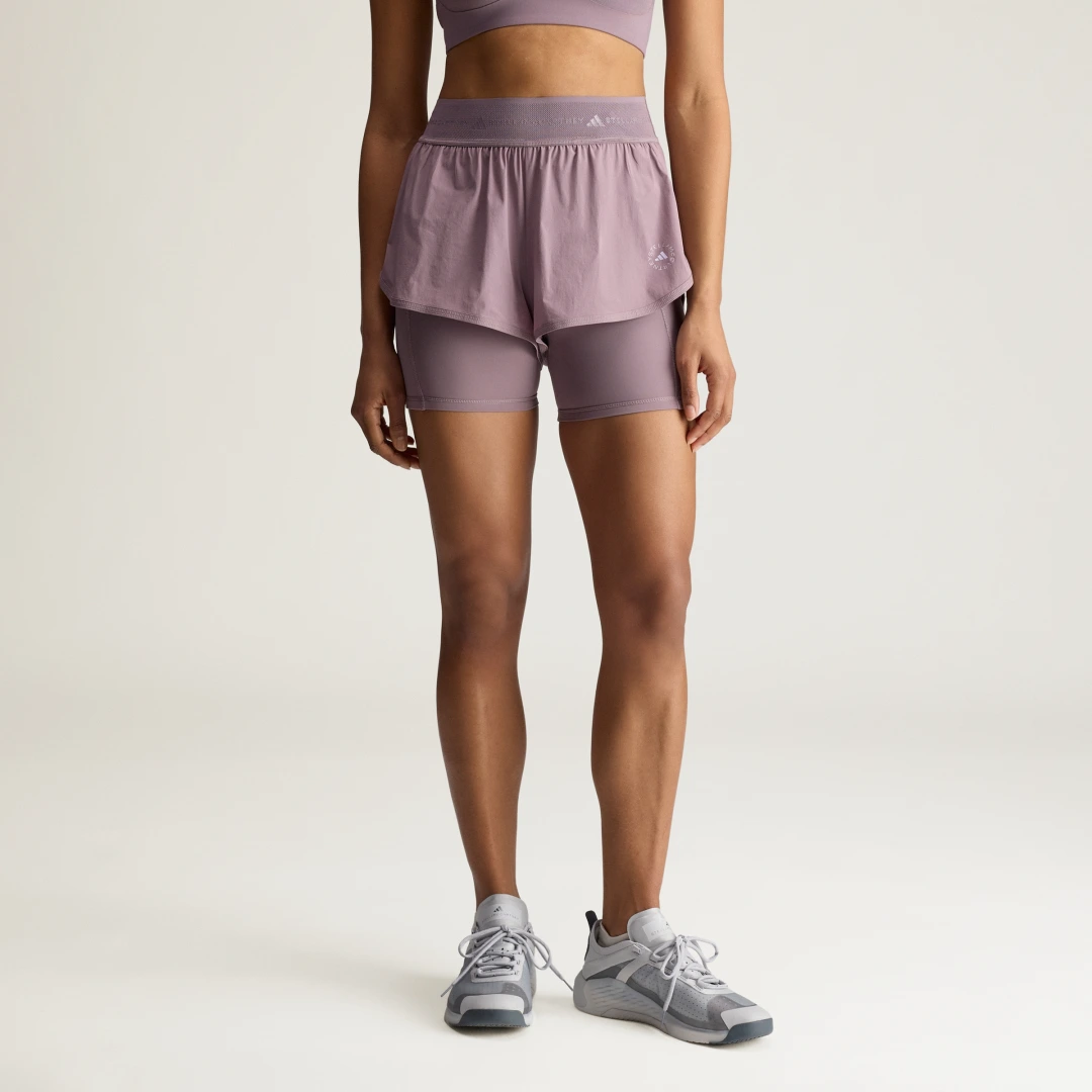 Detalle de Pantalón corto de training adidas by Stella McCartney 2in1 – color violeta