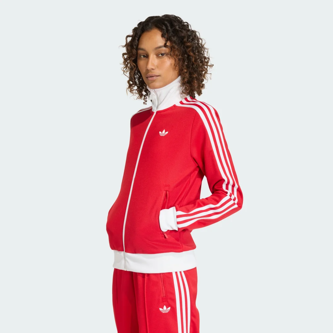 Detalle de CHAQUETA DEPORTIVA CLASSIC de Adidas — Rojo