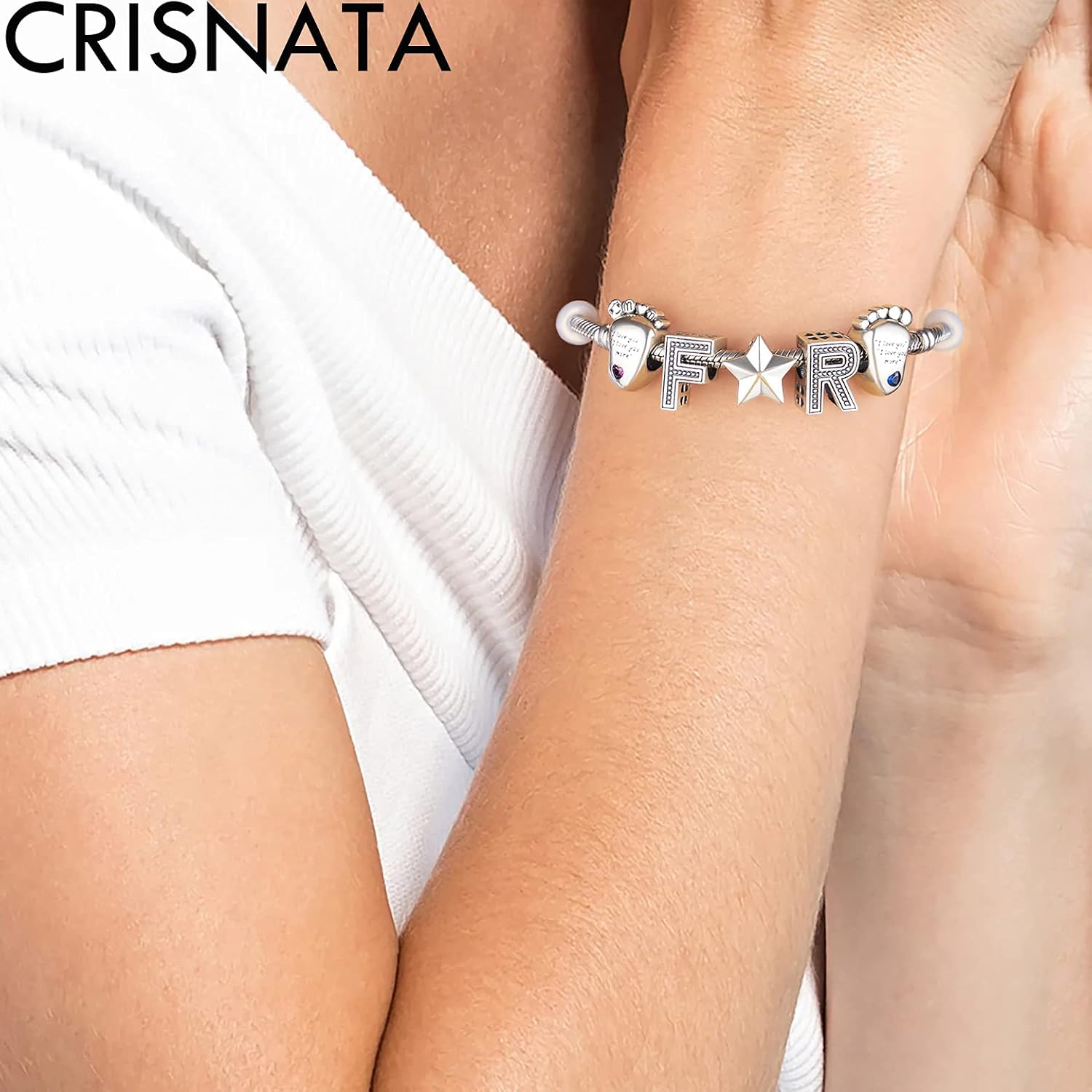 Detalle de CRISNATA Vintage Initial F Charm in 925 Sterling Silver – Openwork 4‑Leaf Clover, Fits European Bracelets