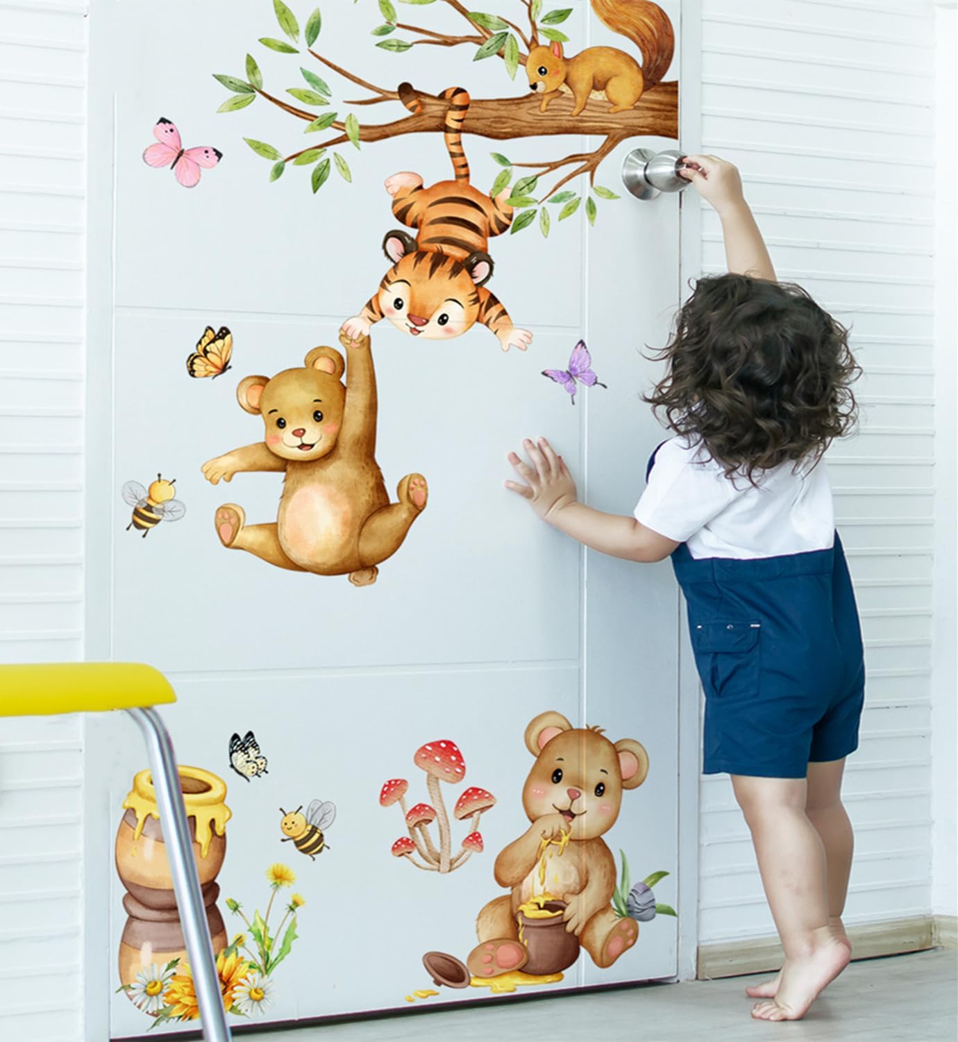 Thumbnail 1 de Bear & Tiger Wall Stickers for Nursery – Watercolour Forest Animal Wall Decals (Squirrel, Bees & Honey)