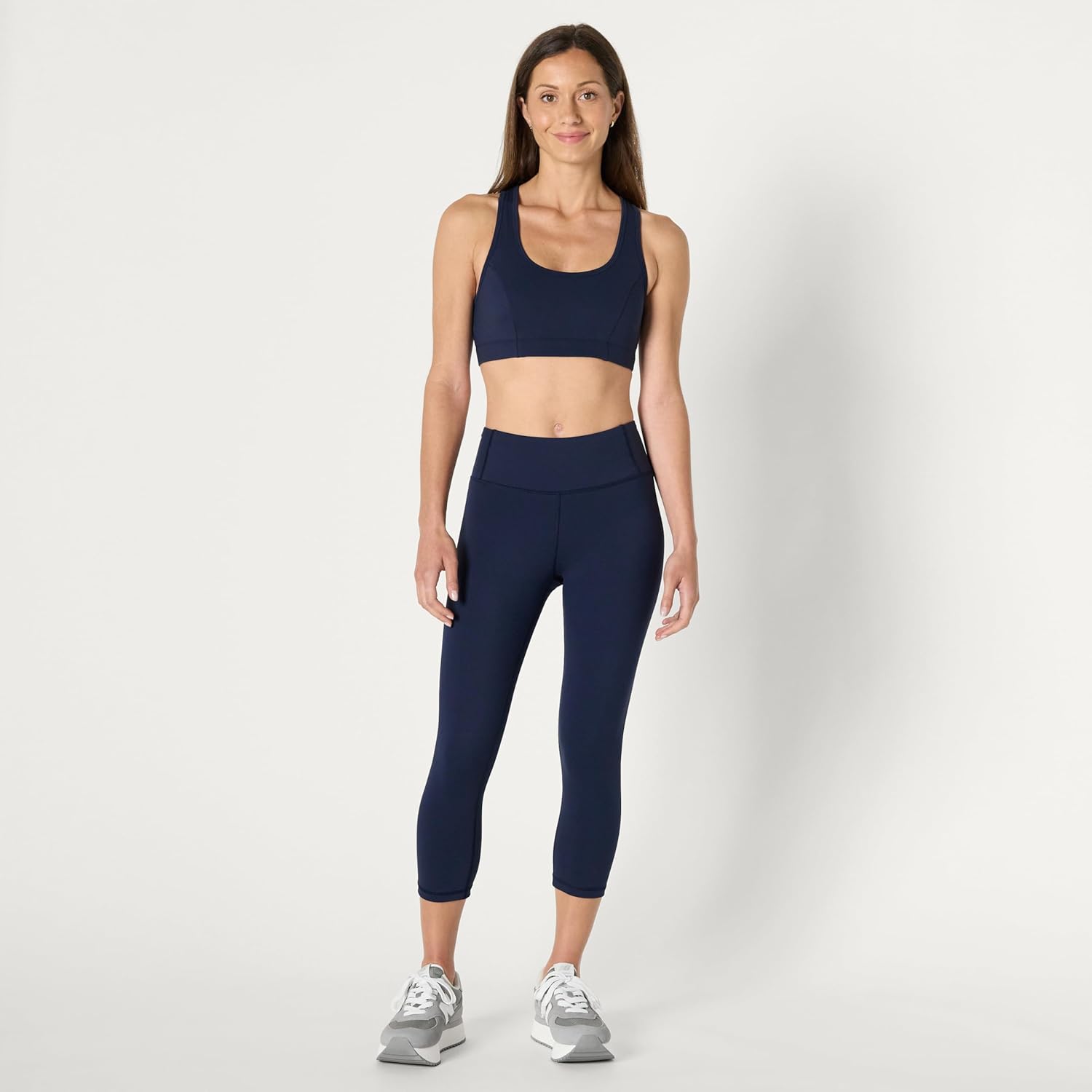 Thumbnail 4 de Amazon Essentials Women’s Active Total Train Medium Support Racerback Sports Bra