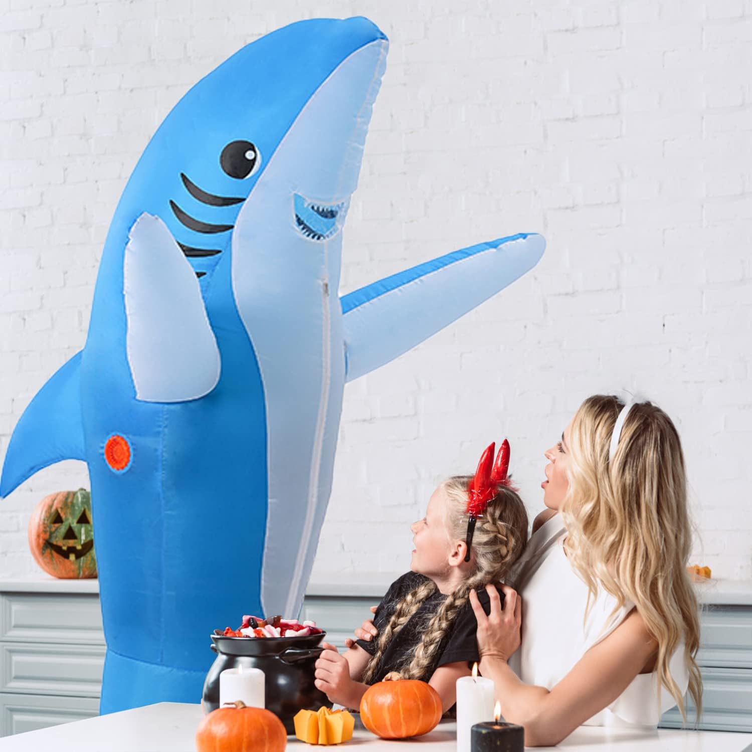 Detalle 2 de KMiKE Inflatable Shark Costume for Adults and Kids with Battery-Powered Fan