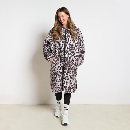 Detalle de OHS Women's Leopard Print Changing Robe: Oversized Waterproof Rain Coat with Fleece Lining