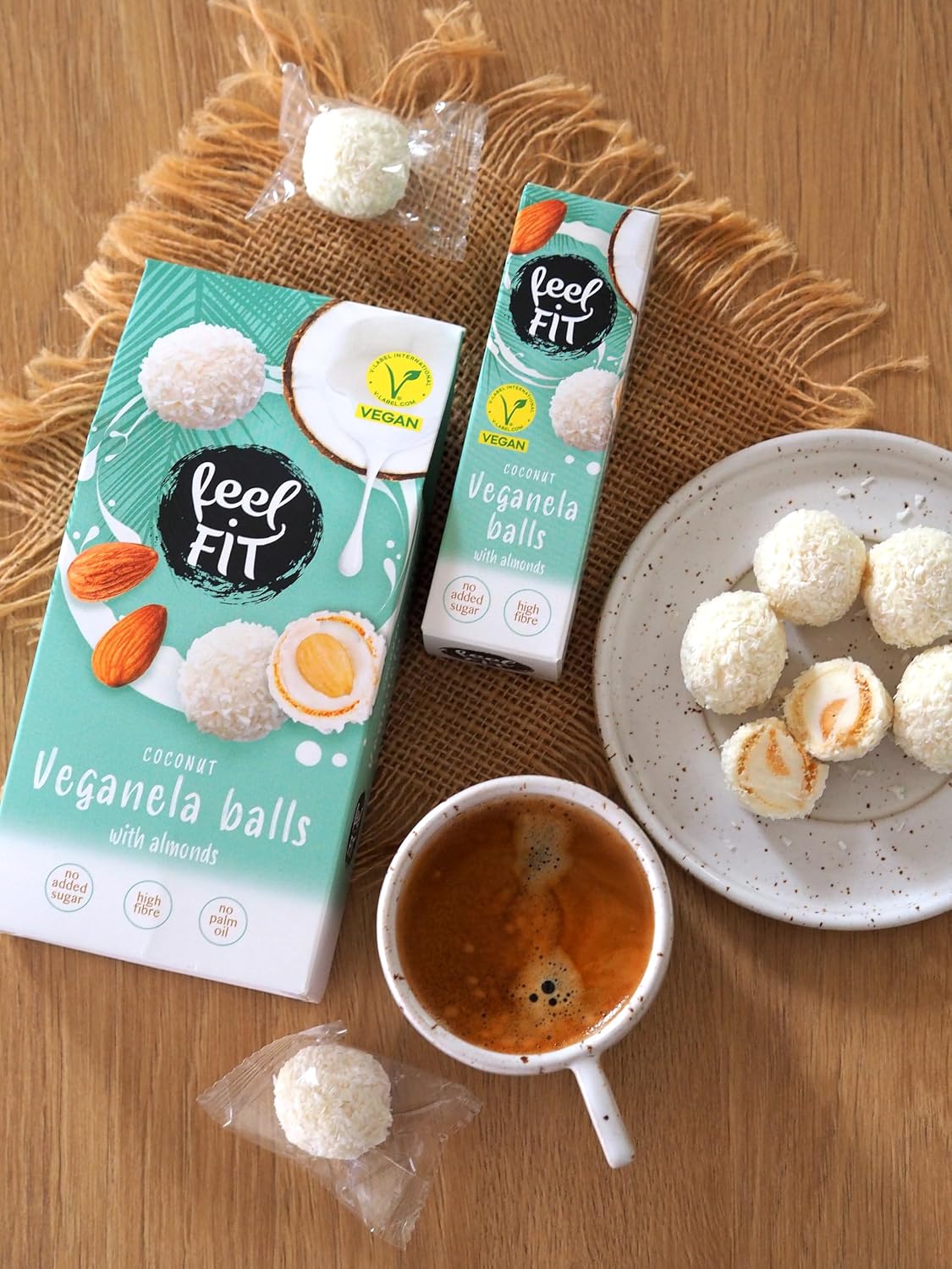 Detalle de Feel FIT Veganela Balls – vegane Kokospralinen mit Mandeln, ohne Zuckerzusatz