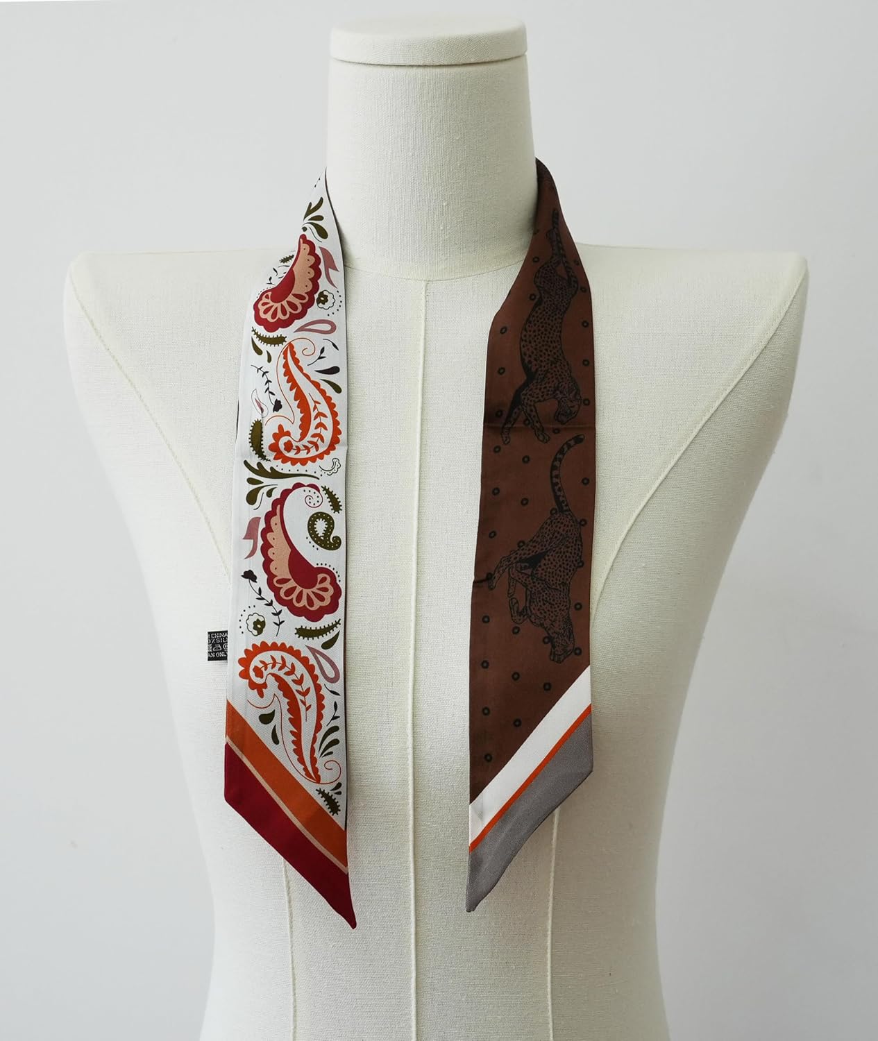 Detalle de JERLA Silk Scarf, 100% Mulberry Silk