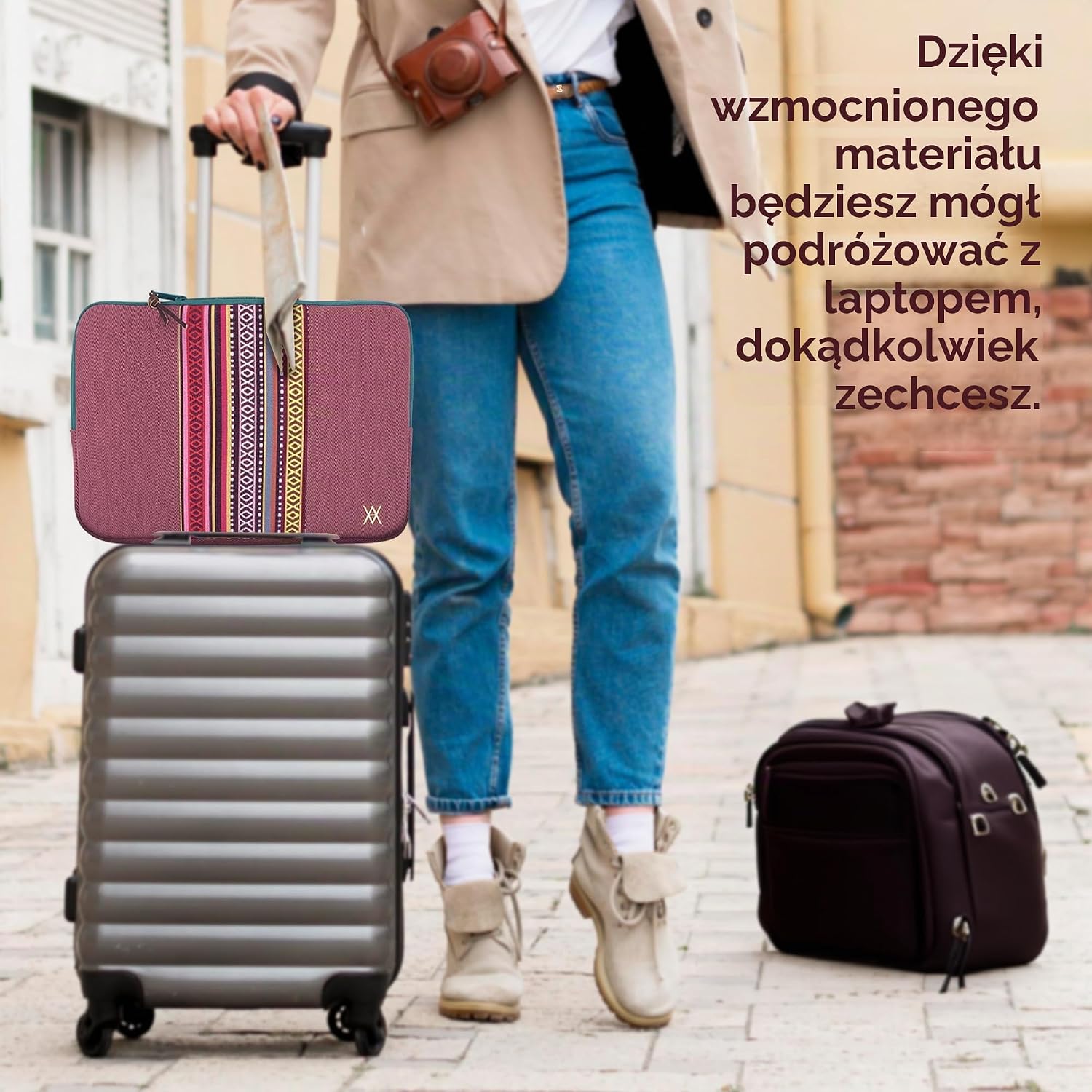 Detalle de WONDEE etui na laptopa do 14 cali, neoprenowe, wiśniowe z paskiem etnicznym