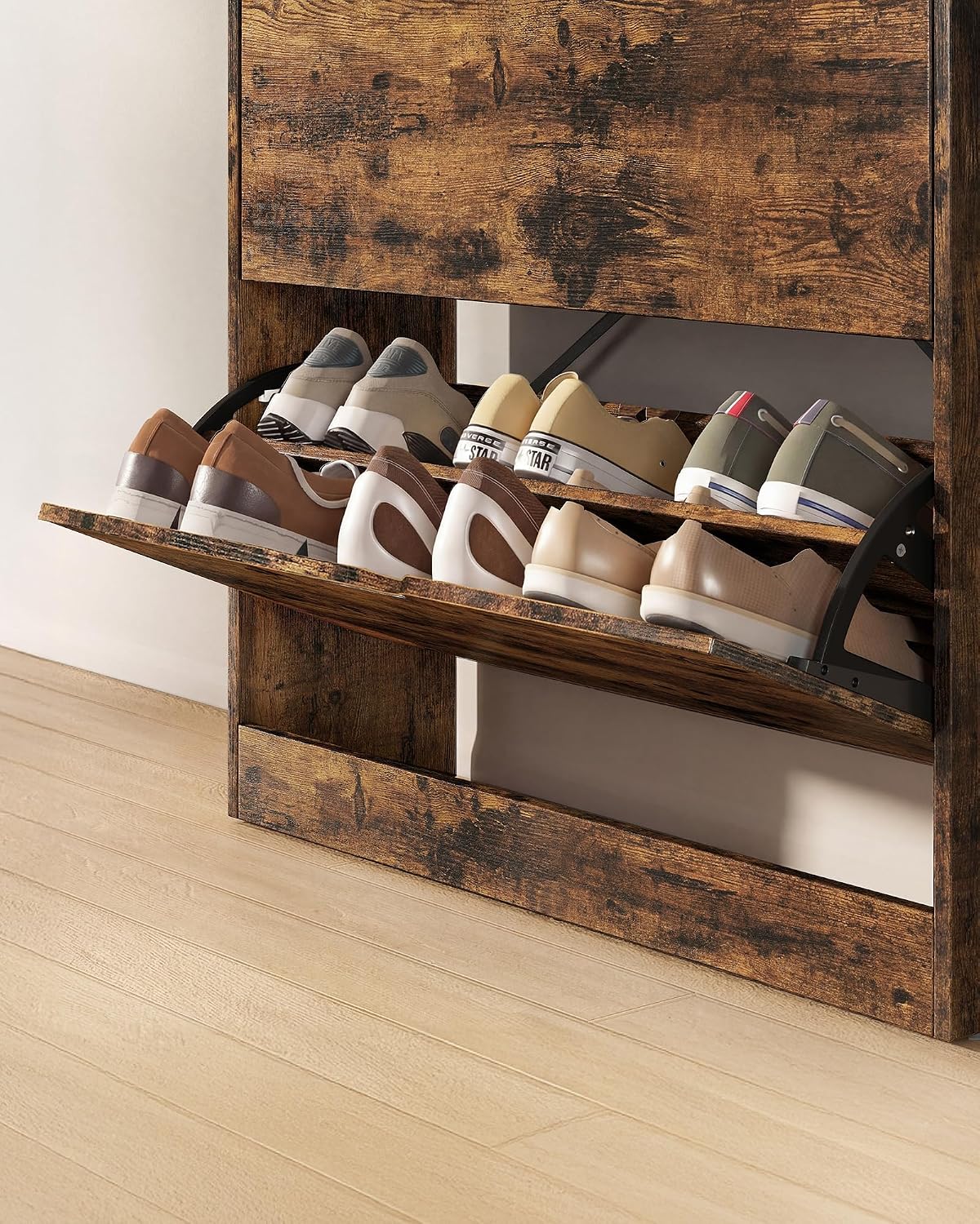 Detalle de VASAGLE LBC048B01 Shoe Cabinet with Hinged Doors and Adjustable Dividers