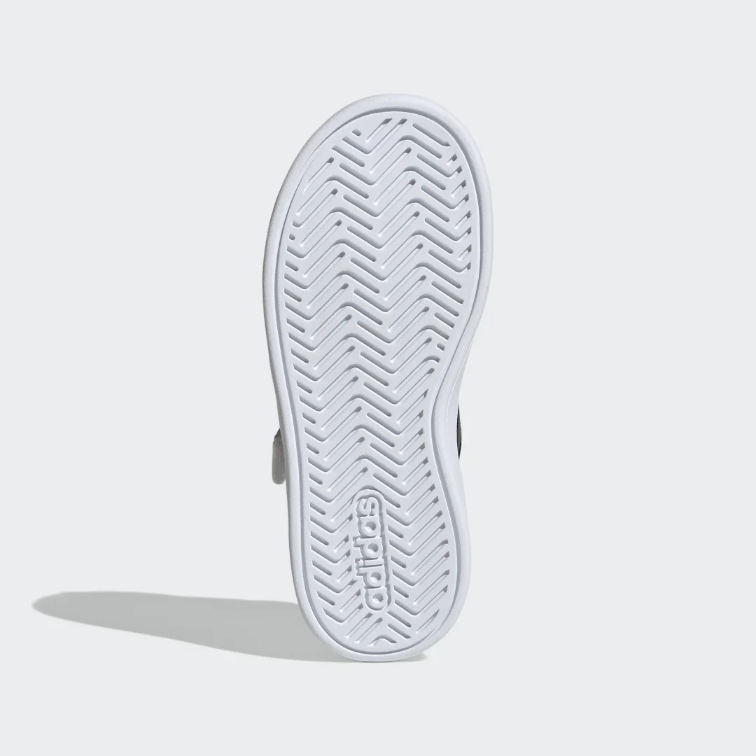 Detalle de Zapatilla Grand Court 3.0 de Adidas: estilo clásico para uso diario
