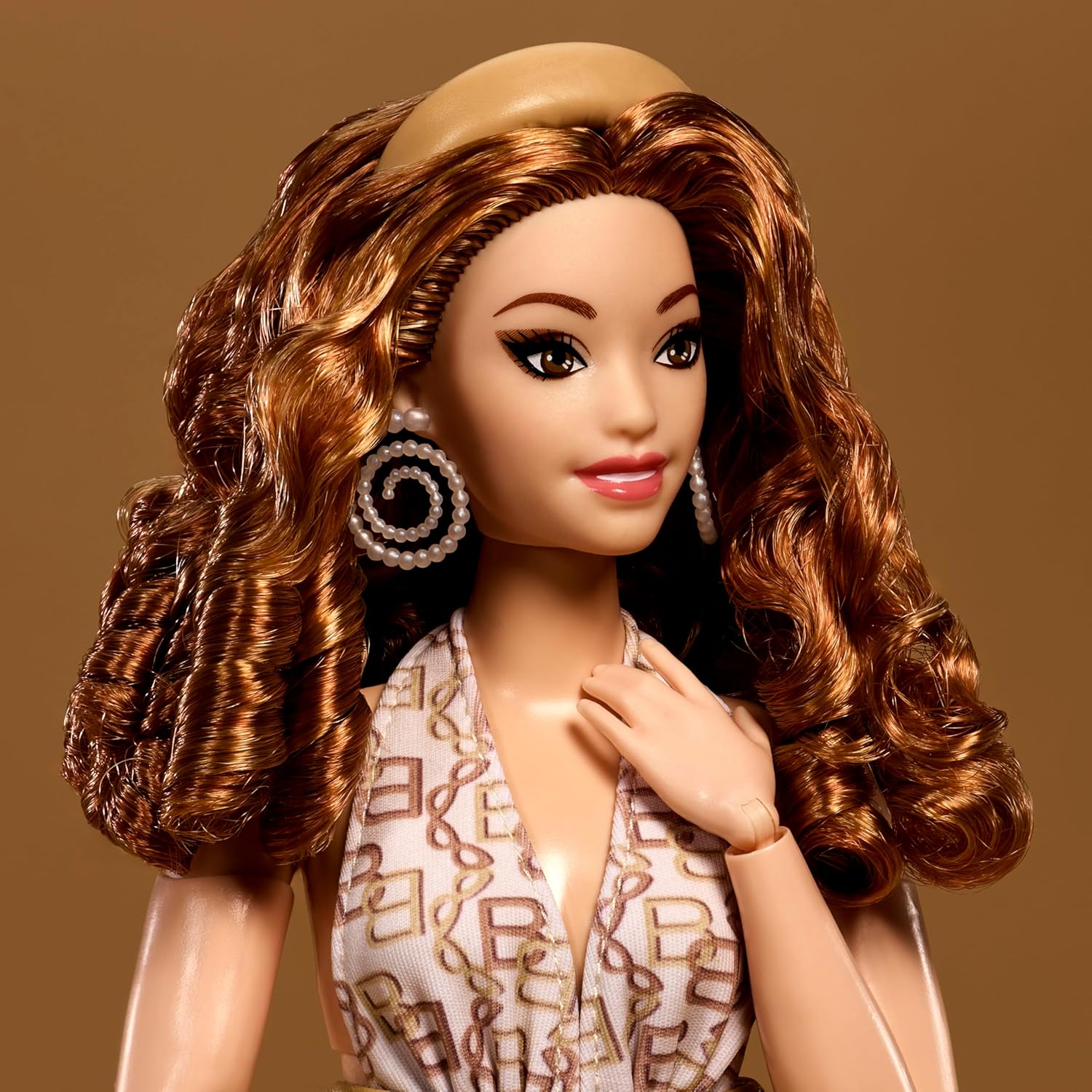 Thumbnail 3 de Barbie Basics You Create Neutral Kit 003 with Customisable Fashion Doll & Universal-fit Clothing
