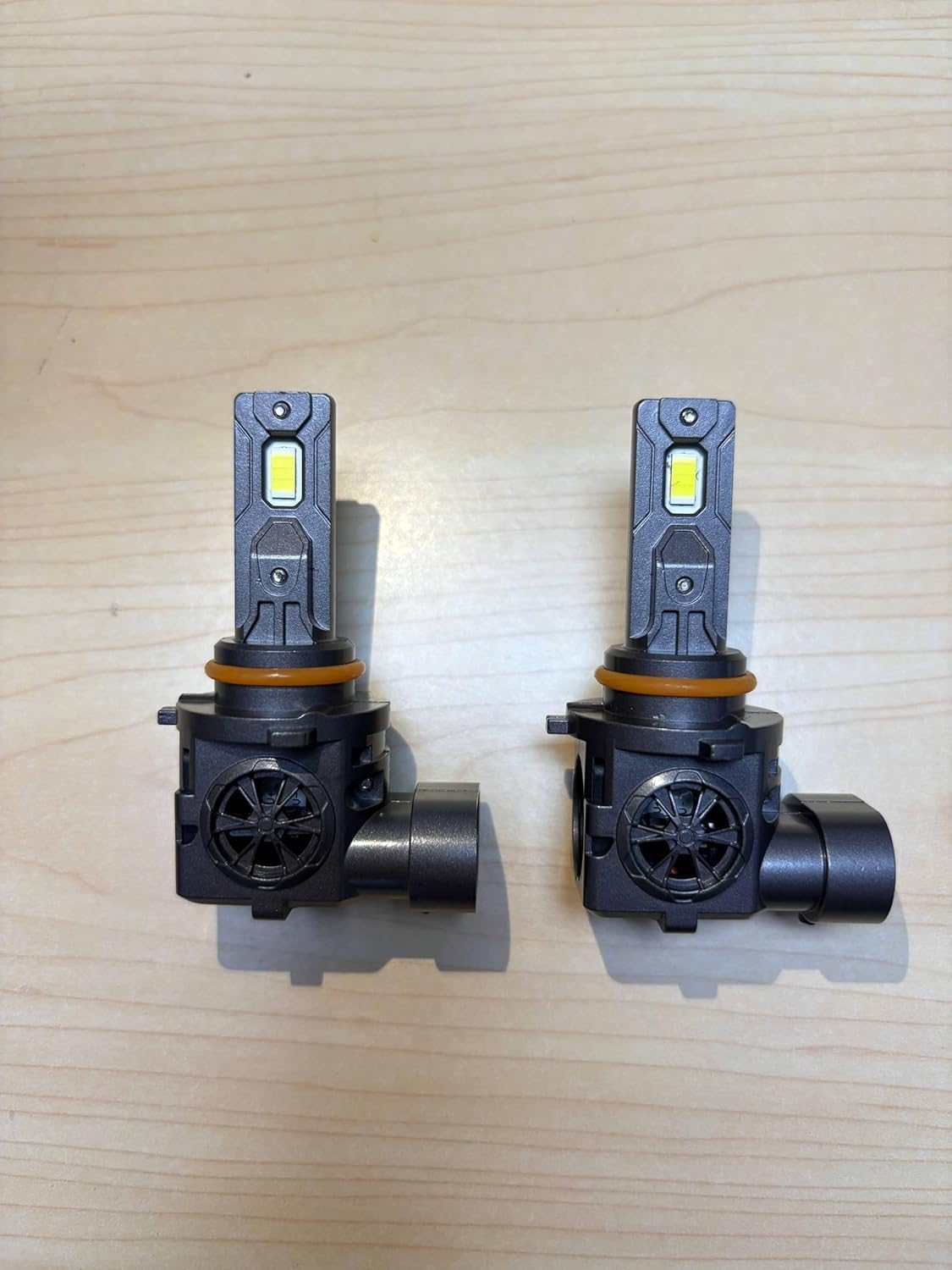 Detalle de Termitor 9005/HB3 LED Bulbs, Plug-and-Play 12V IP68 Pair