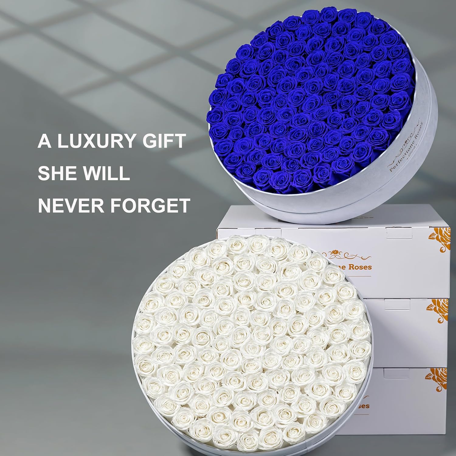 Detalle de Luxury Preserved Roses Gift for Women (White) — 100 Preserved Roses in a Velvet Box