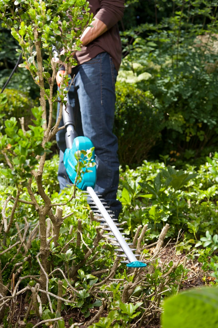 Thumbnail 1 de Gardena THS 500/48 – Teleskop-Heckenschere mit 3 m Reichweite und 500 W