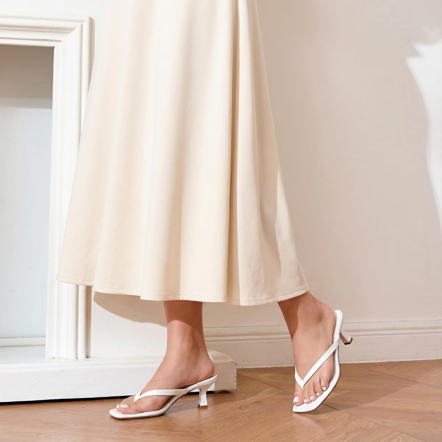 Thumbnail 1 de ZUVARI Kitten Heels for Women: Square Toe Flip Flop Style, 2.16 Inch, Slip-On Dressy Summer Heeled Sandals