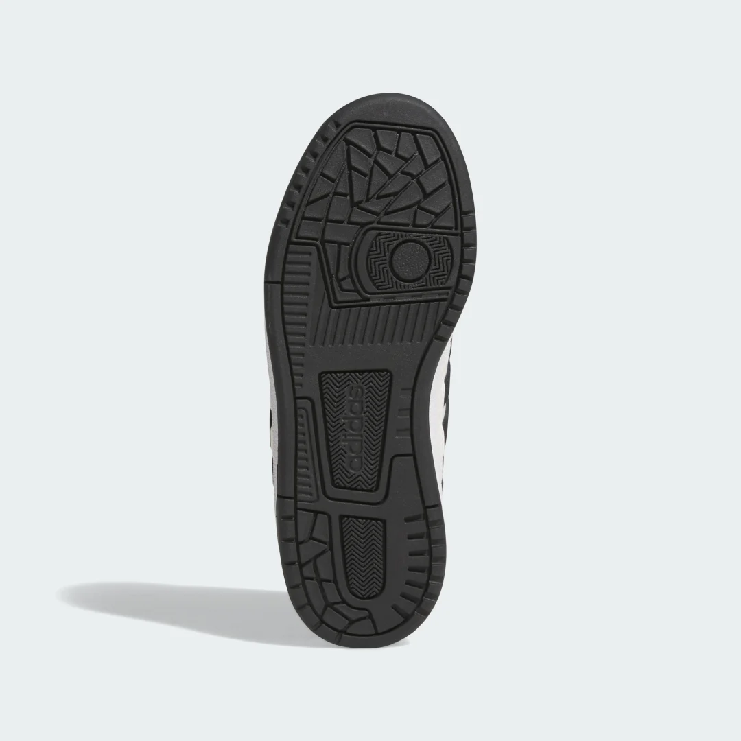Detalle de Zapatilla Rapid Court Low de Adidas: comodidad y estilo para uso diario en negro