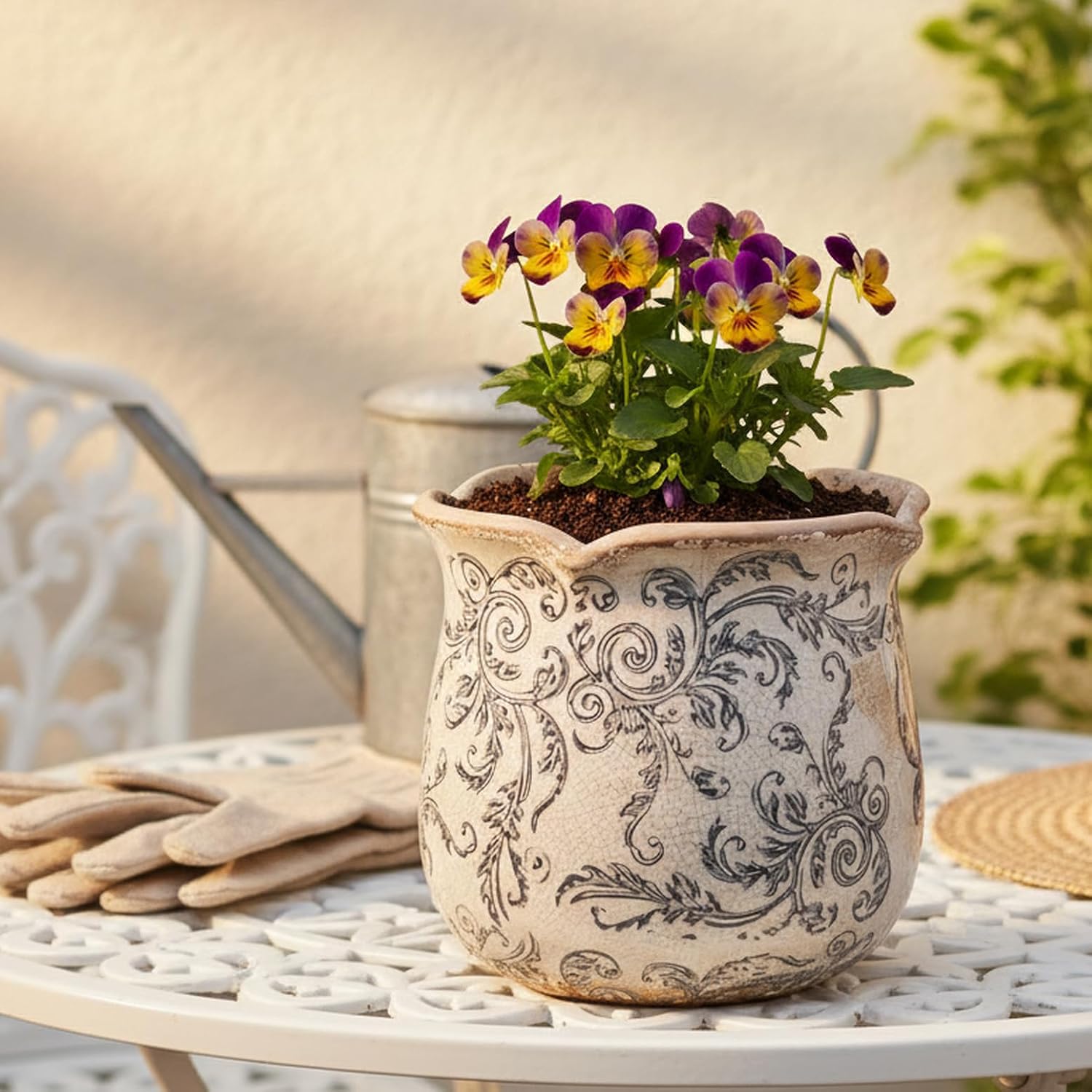 Detalle 2 de Xiaan Jiaju Ceramic Planter, Gray Swirls, Crackle Glaze and Drainage Hole