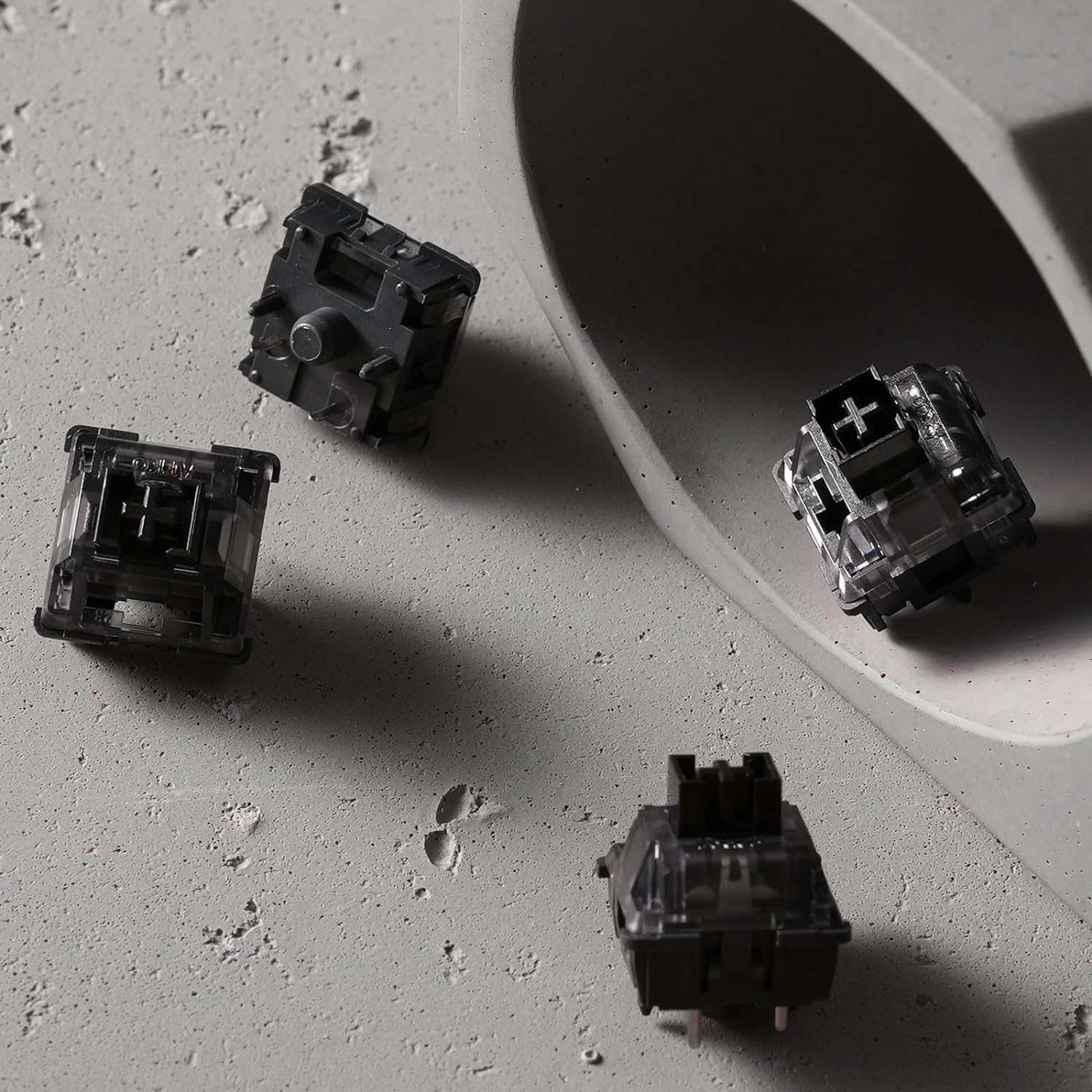 Thumbnail 4 de Akko V3 Pro Cream Black mechanical keyboard switches (linear, 5-pin) with dustproof stem, 45 switches
