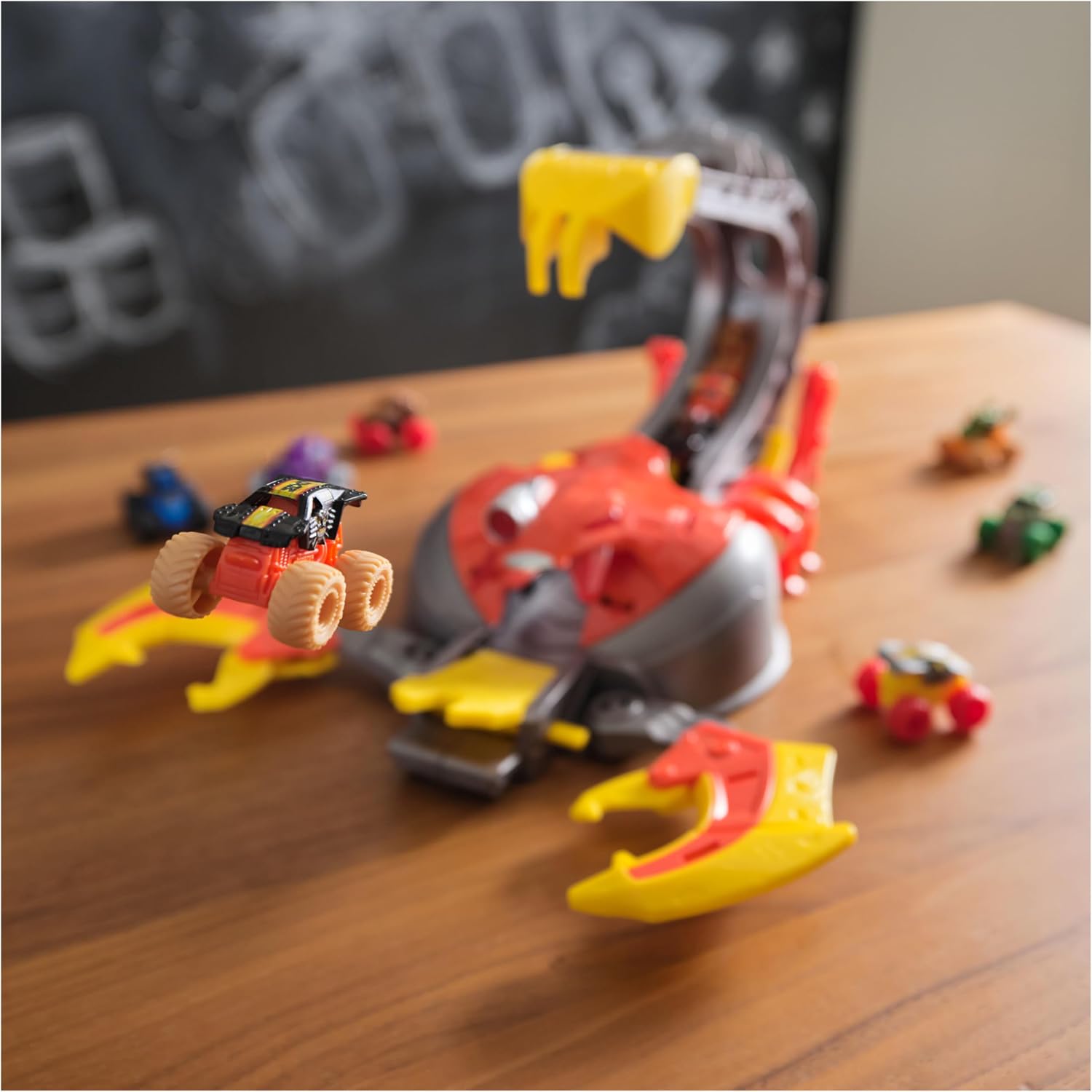 Detalle de Monster Jam Mini Jams Coffret 2 mini-monster trucks El Toro Loco Venom Velocity Scorpion et Max-D (1:87)