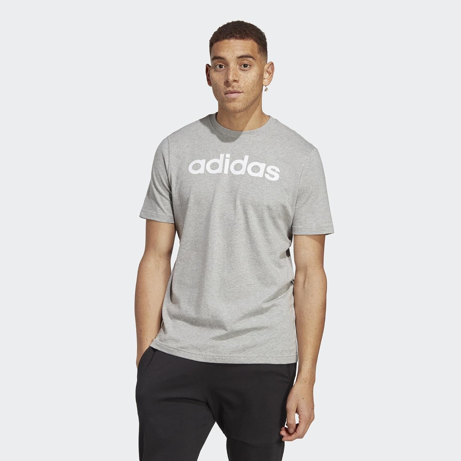 Detalle 2 de adidas Linear SJ Tee – bawełniany T-shirt z wyrazistą grafiką na piersi