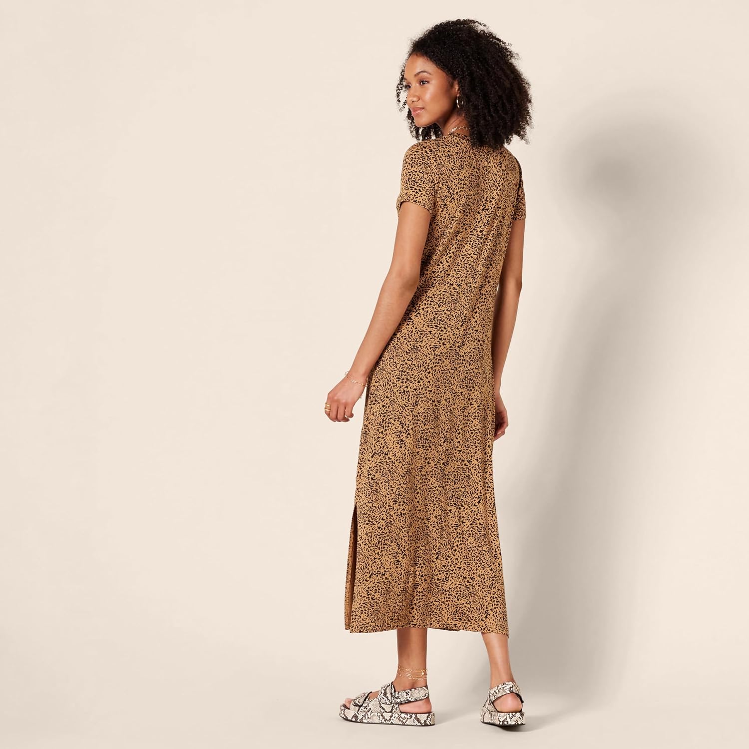 Detalle de Amazon Essentials Women's V-Neck Short-Sleeve T-Shirt Jersey Midi Dress